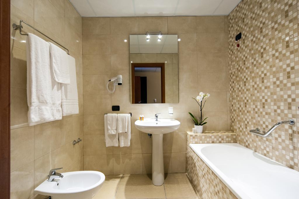 Double or Twin Standard