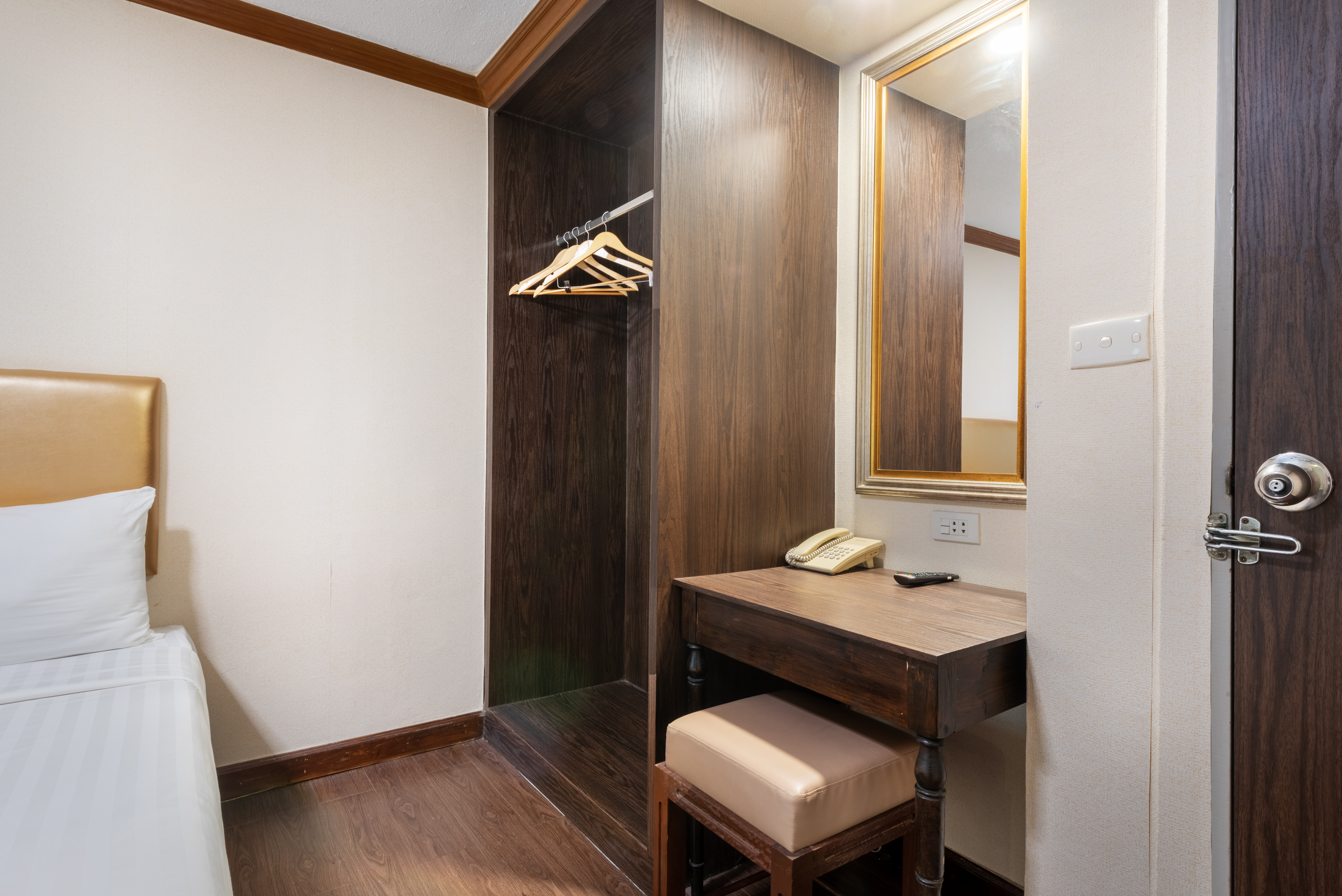 Double or Twin Standard