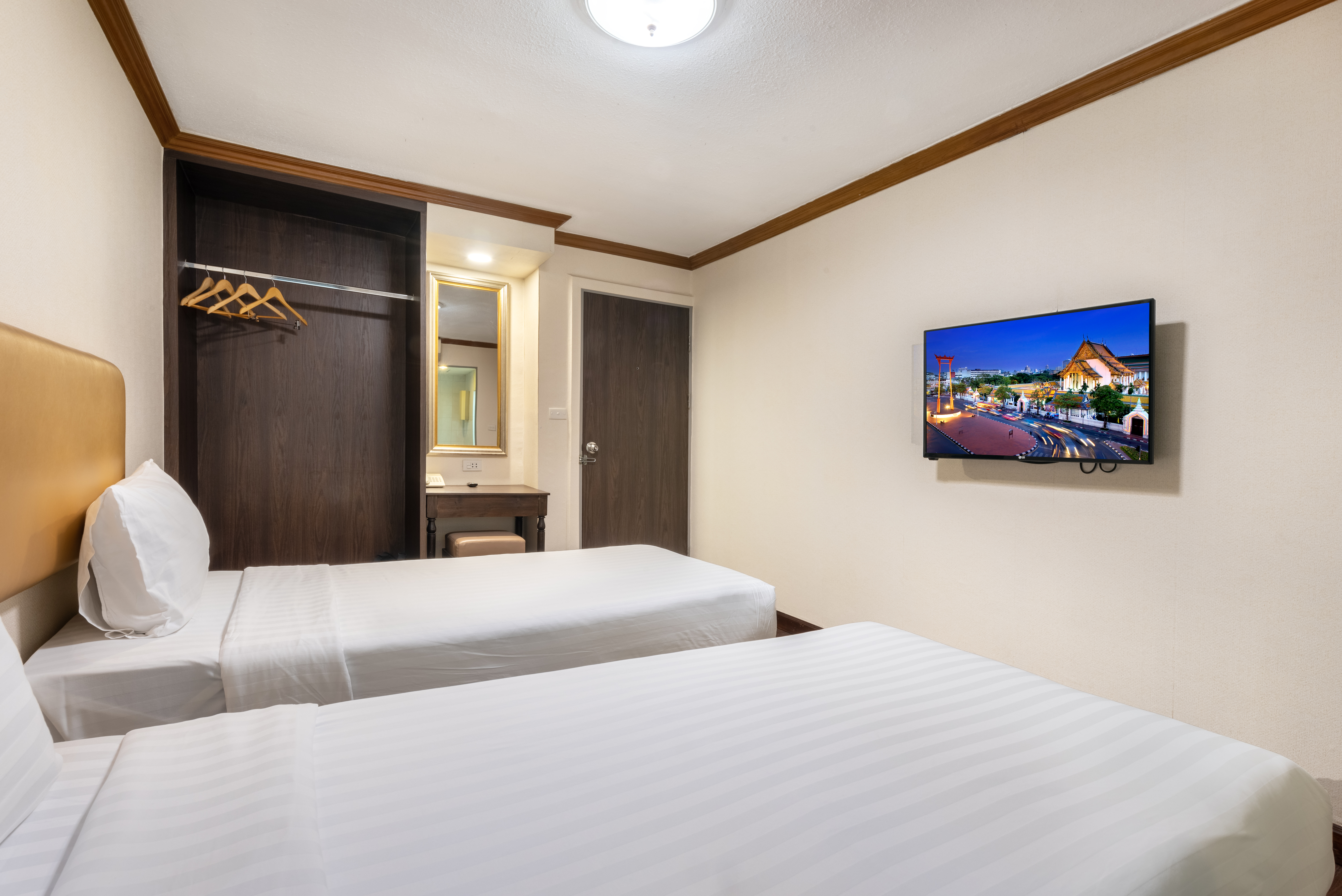 Double or Twin Standard