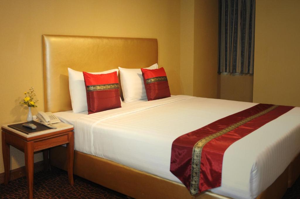 Double or Twin Deluxe