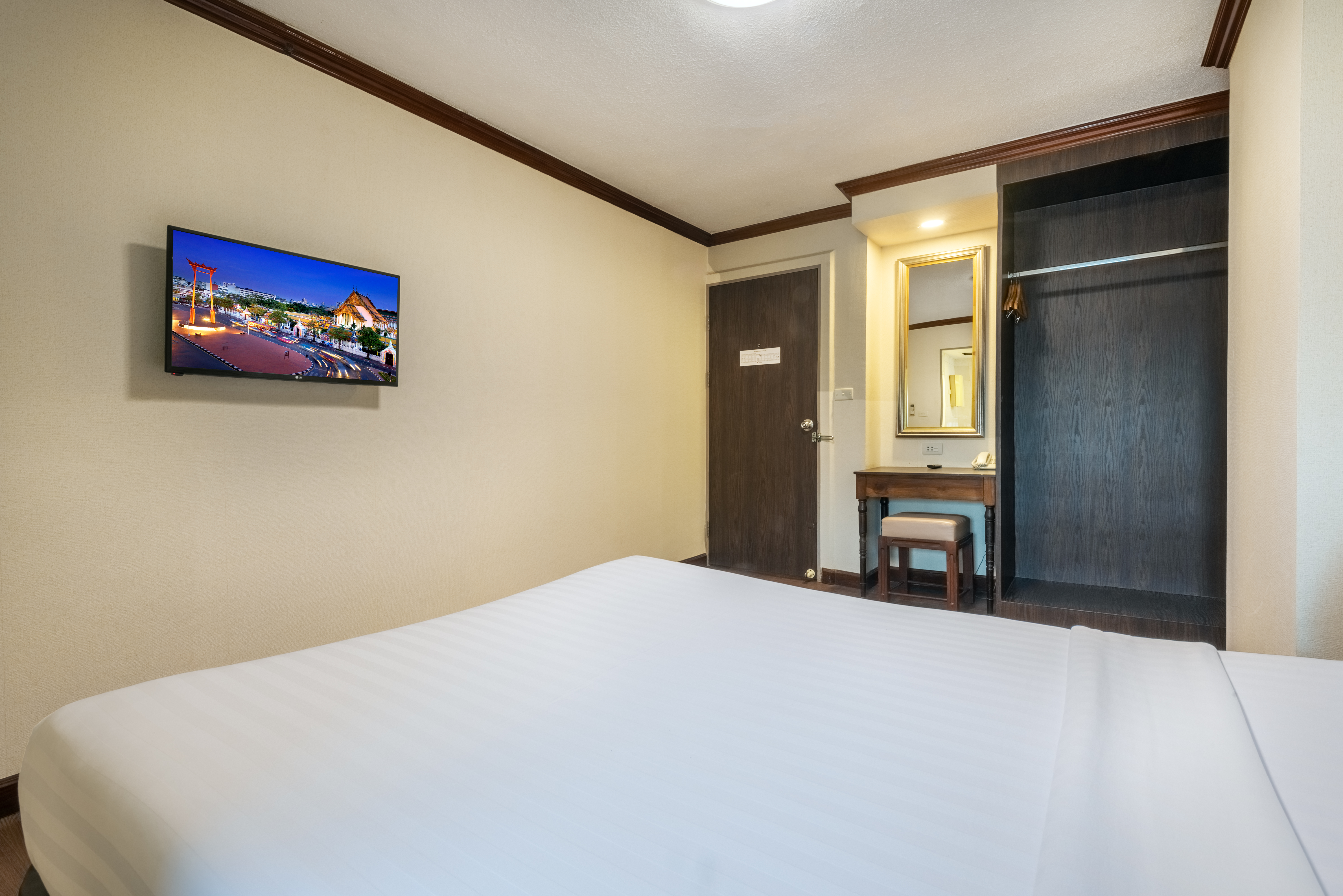 Double or Twin Standard