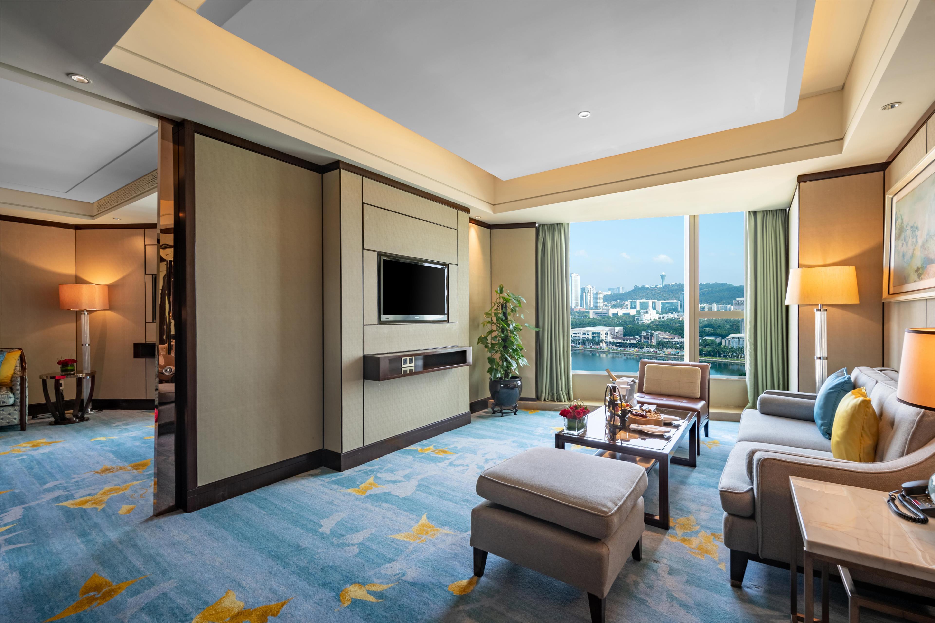 Suite Premier with Views