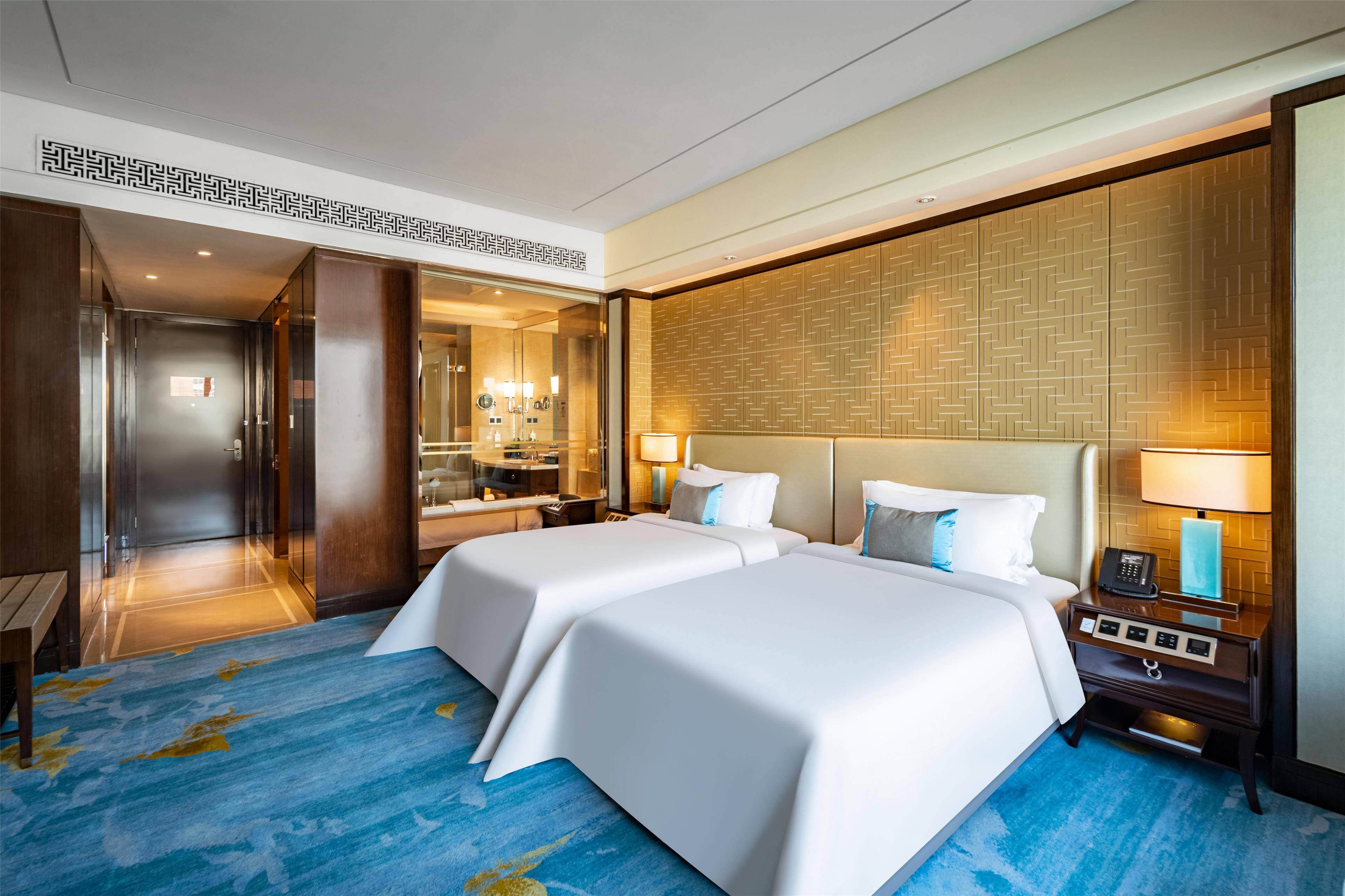 Twin Premier with Views