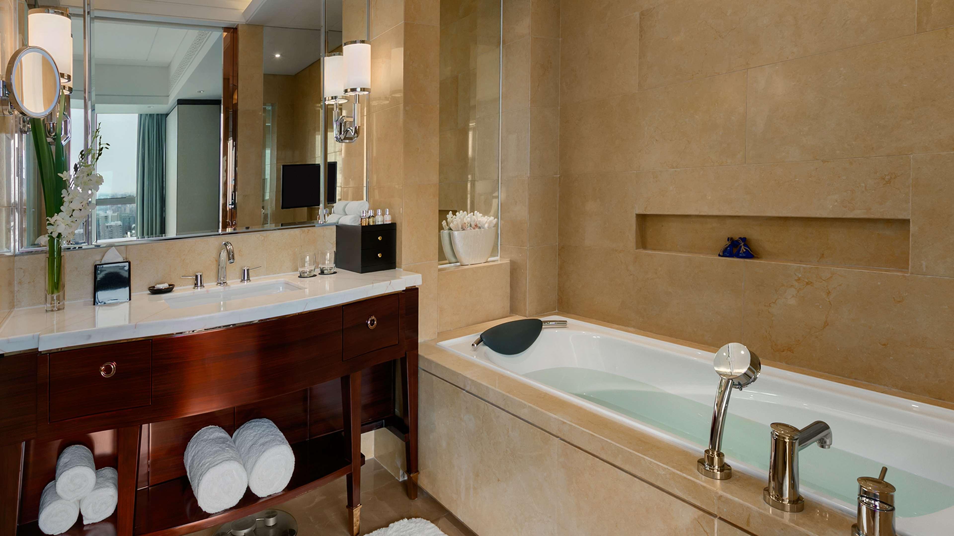 Suite Premier with Views