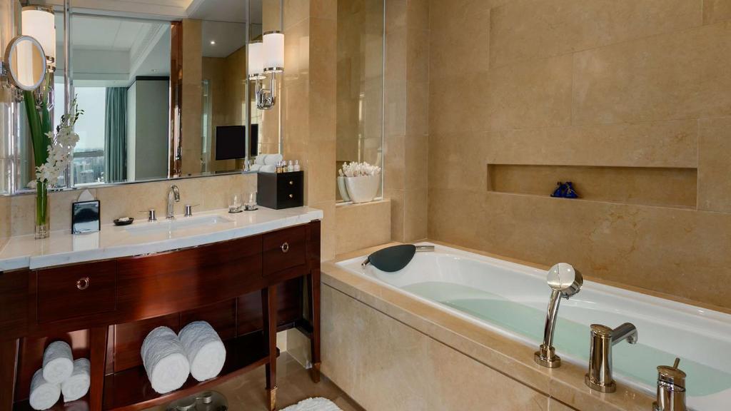 Suite Deluxe City View