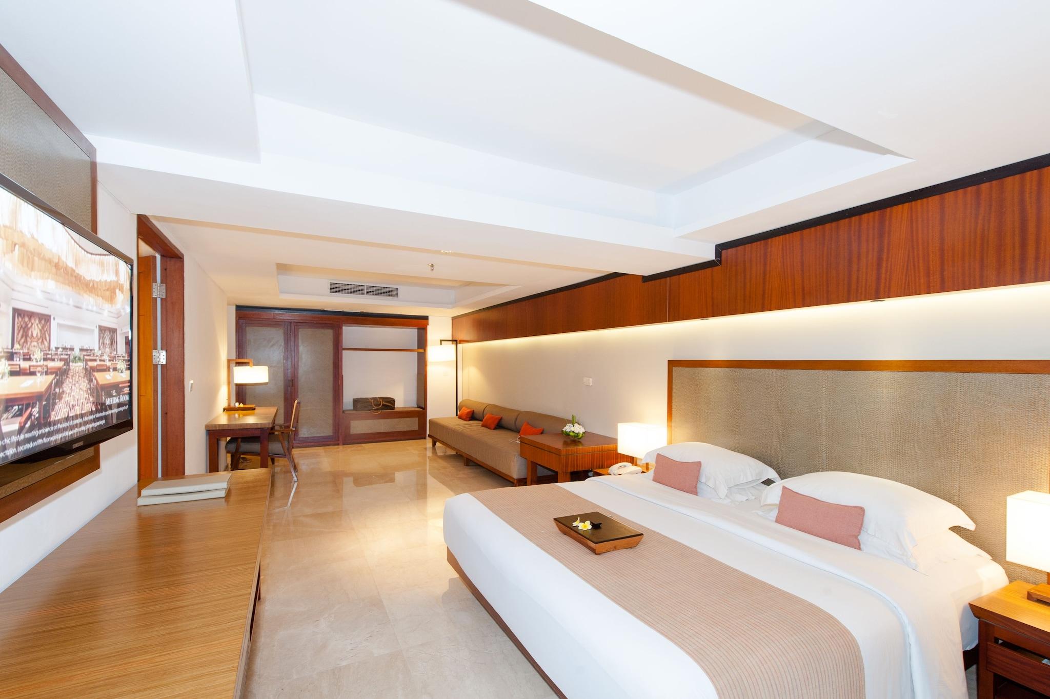 Suite Deluxe Pool View