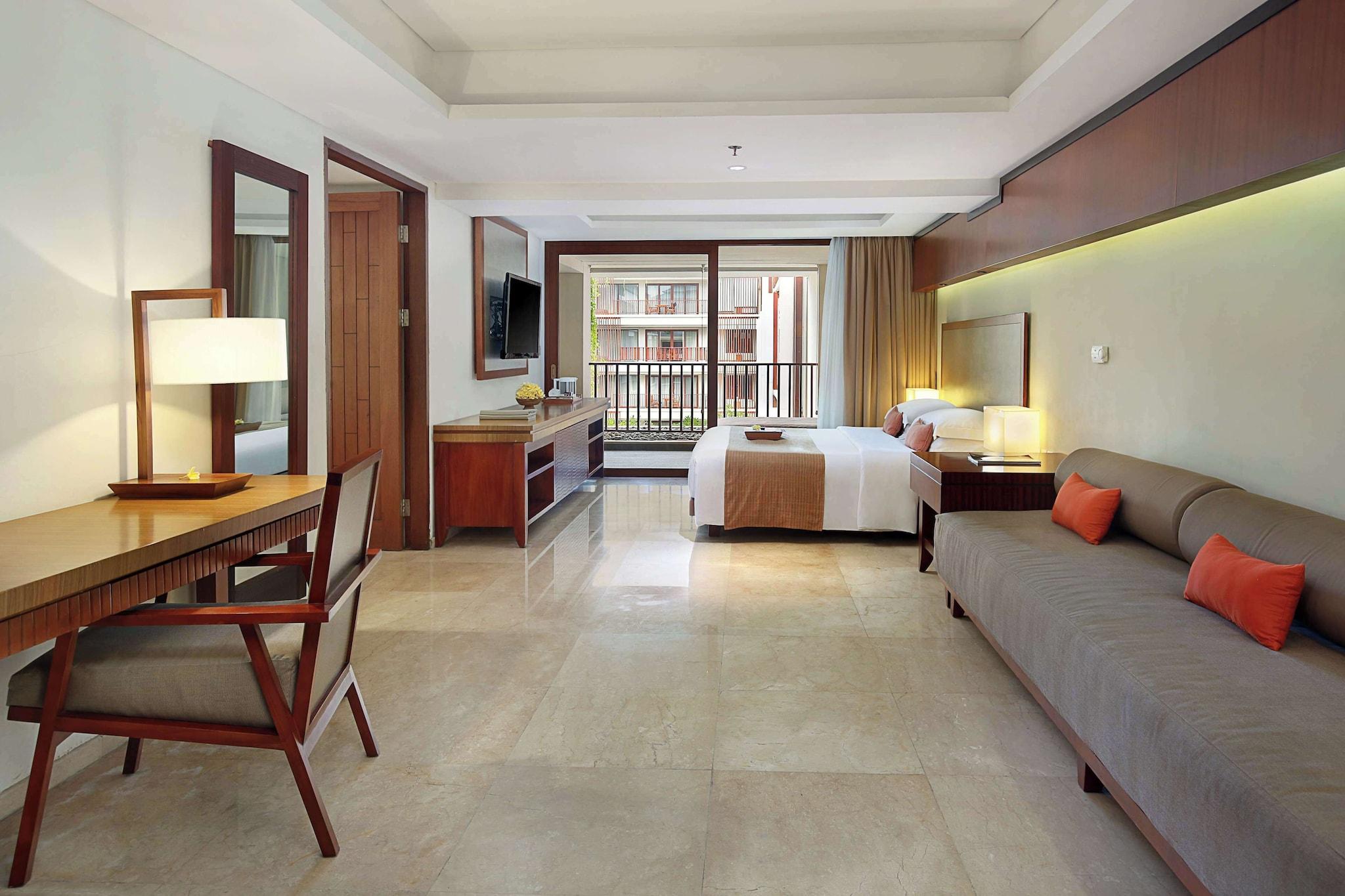 Suite Deluxe Pool View