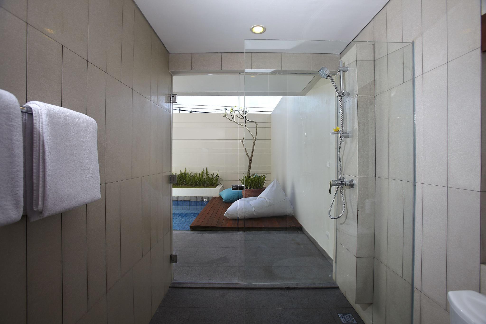 Double with Private Pool