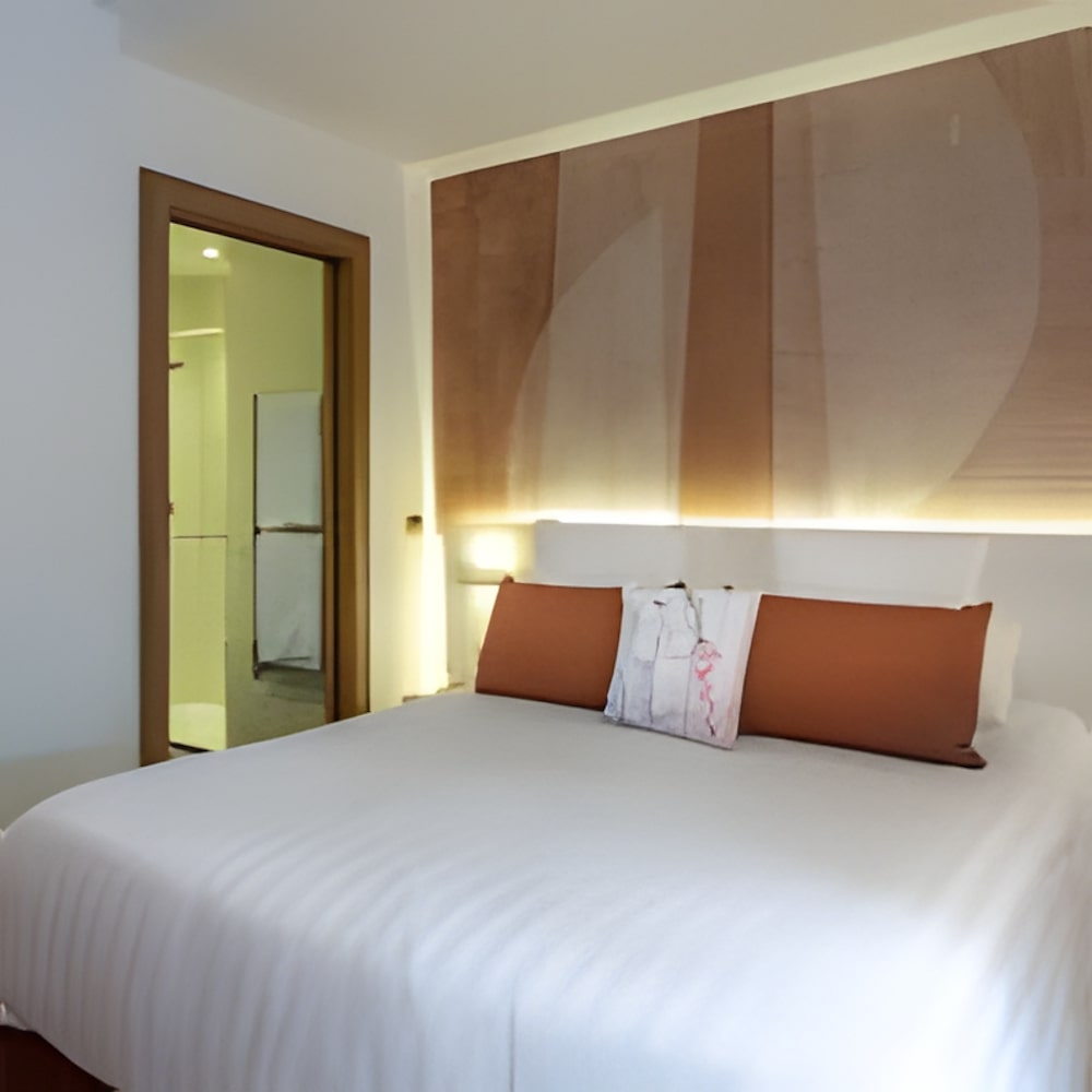 Double or Twin Mountain View