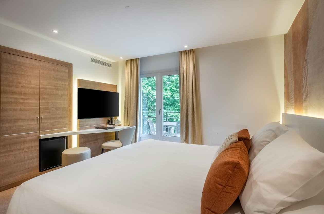 Double or Twin Superior Mountain View