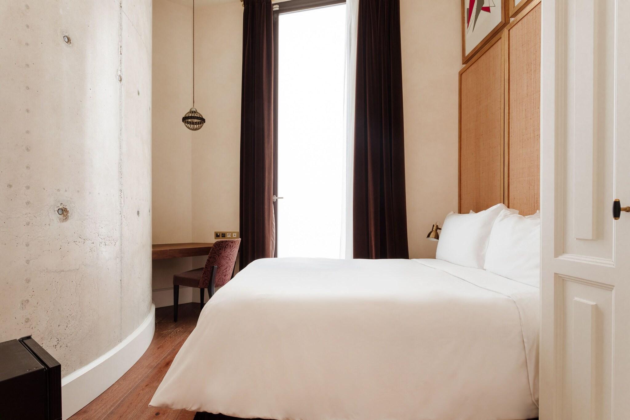 Double Queen Size Bed