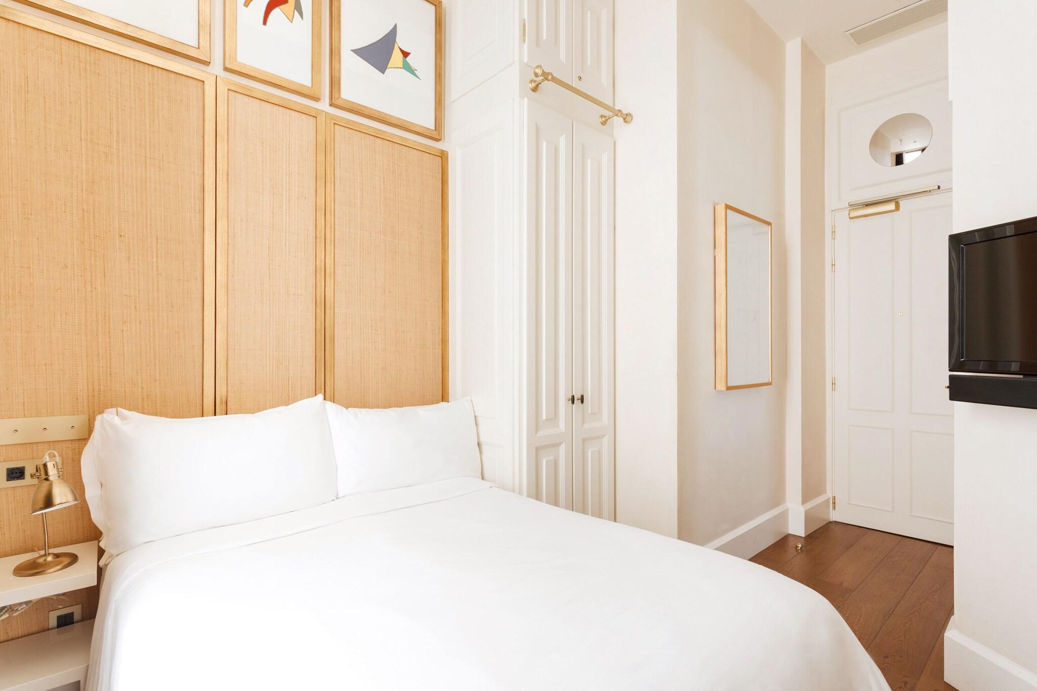 Double Queen Size Bed