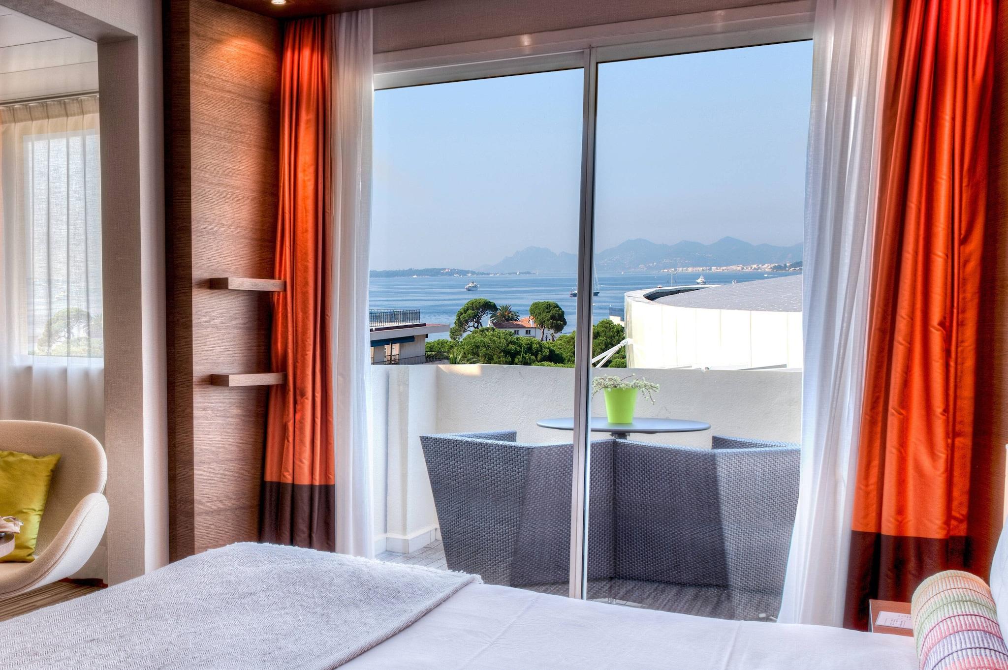 Double Partial Sea View