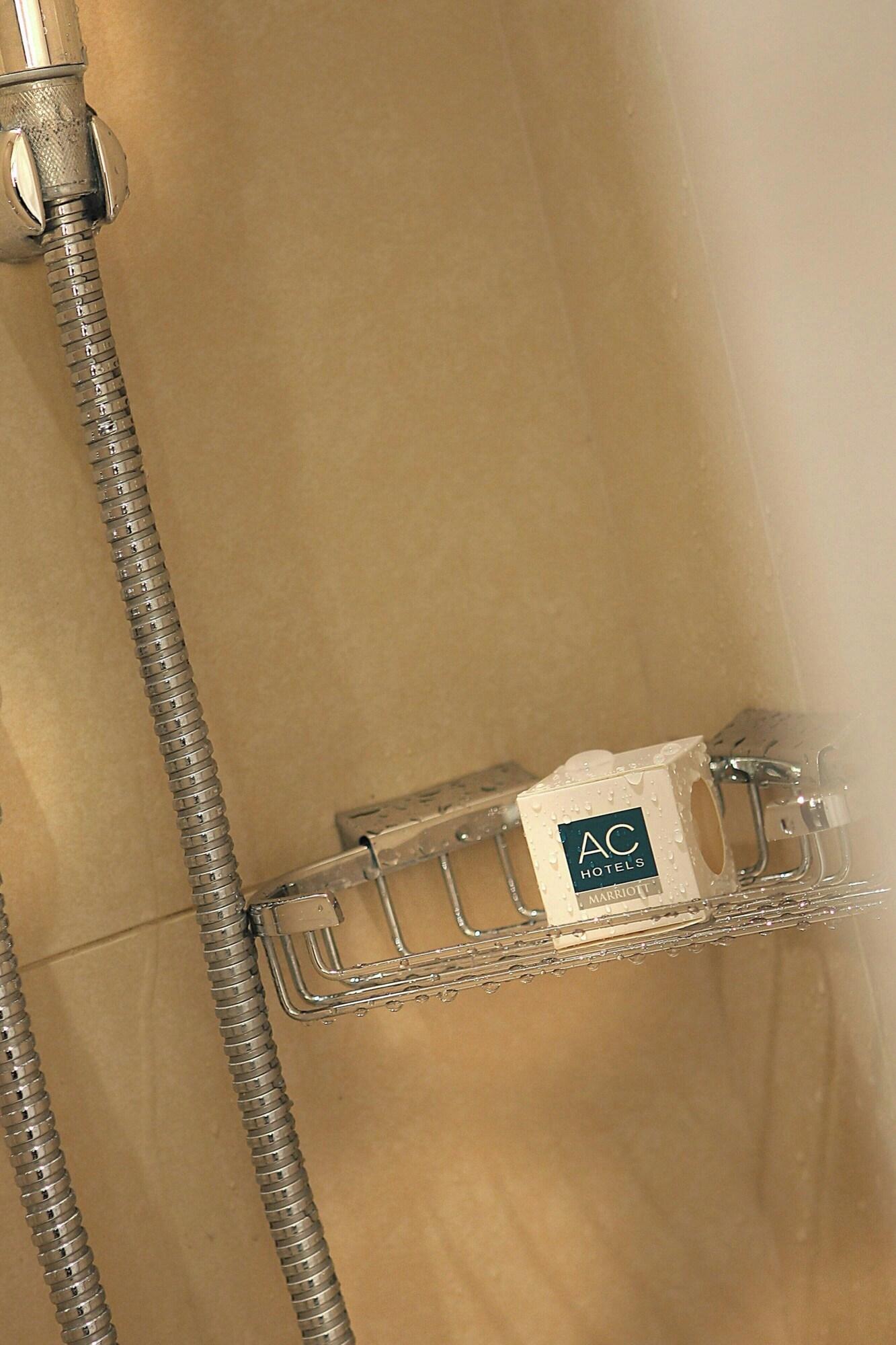 Suite Queen Size Bed