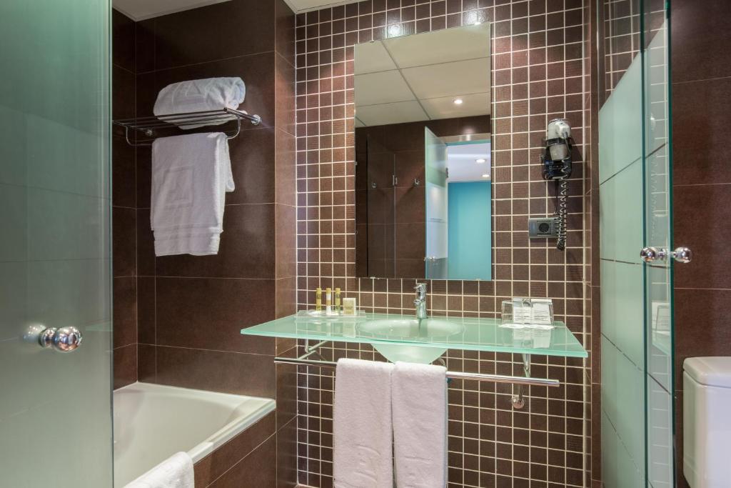 Double or Twin Standard