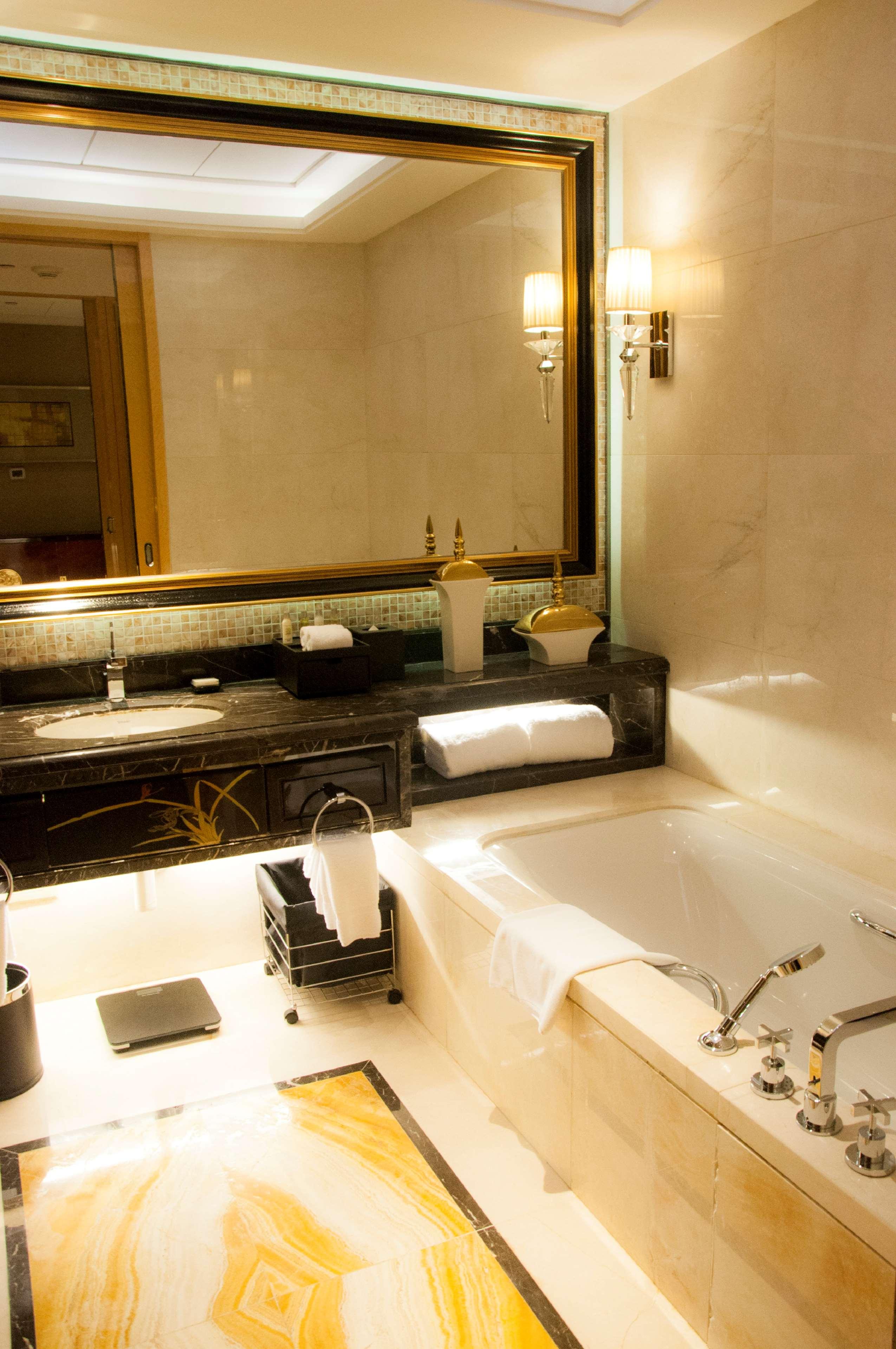 Junior Suite King Size Bed