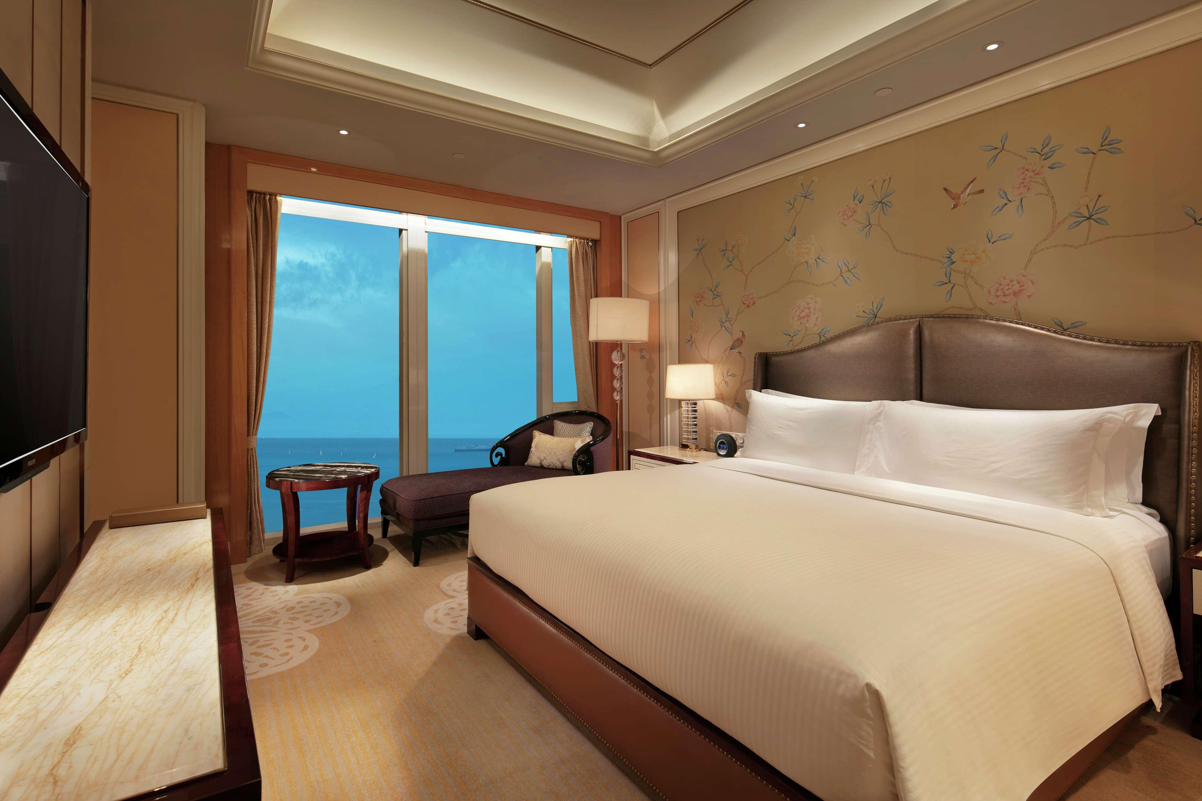 Junior Suite King Size Bed