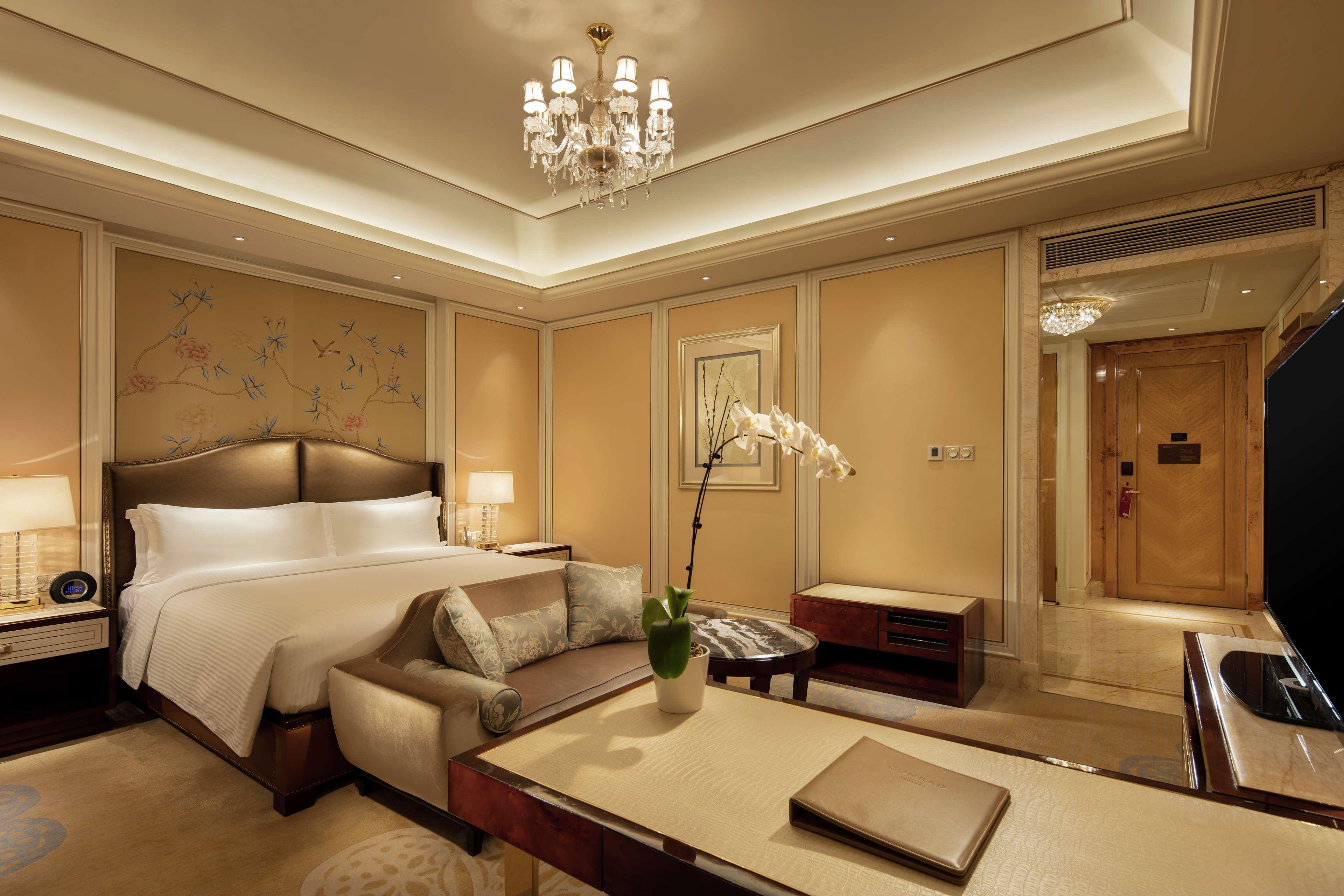 Room Deluxe King Bed