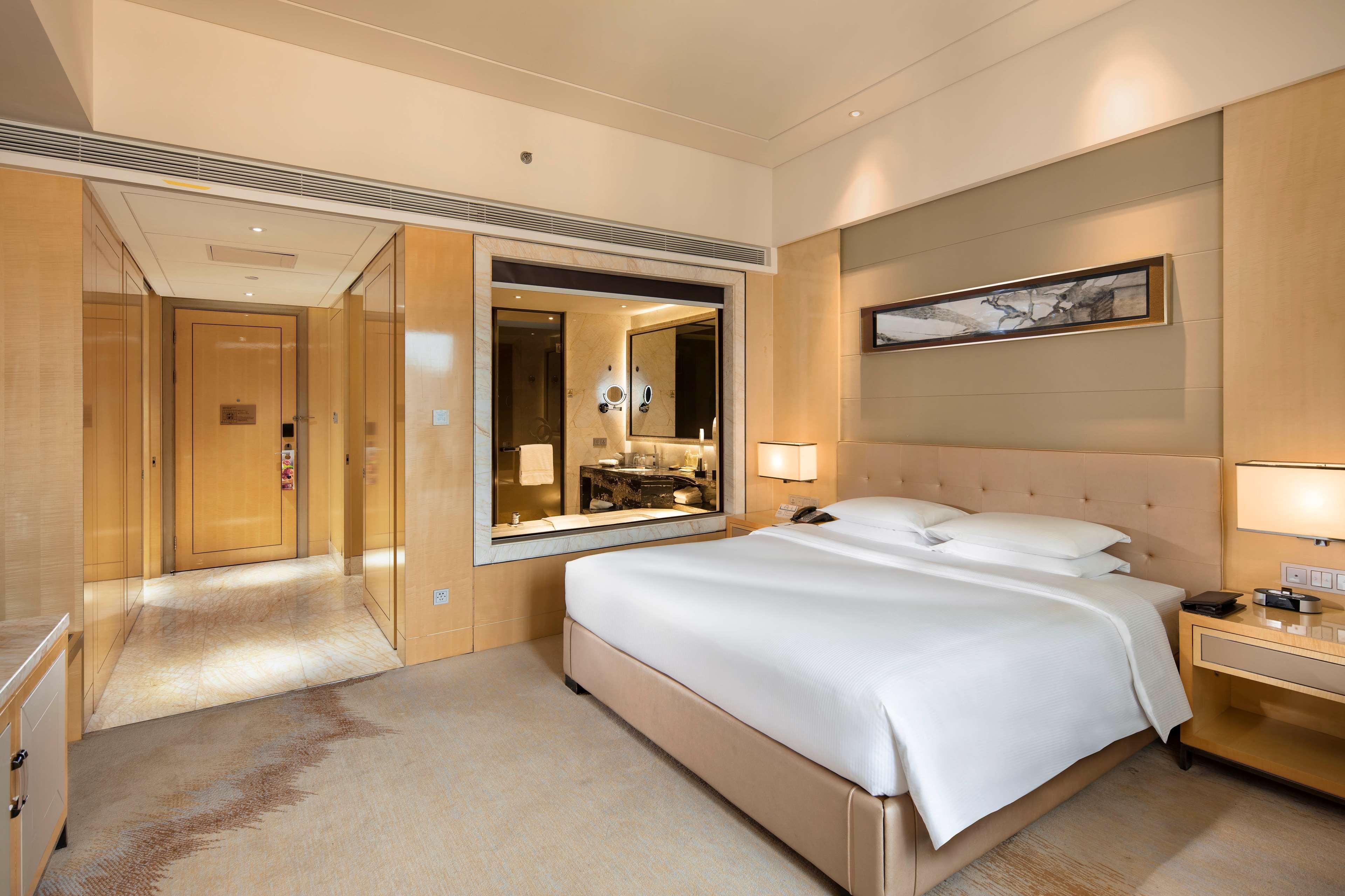 Double Guest Room King Bed