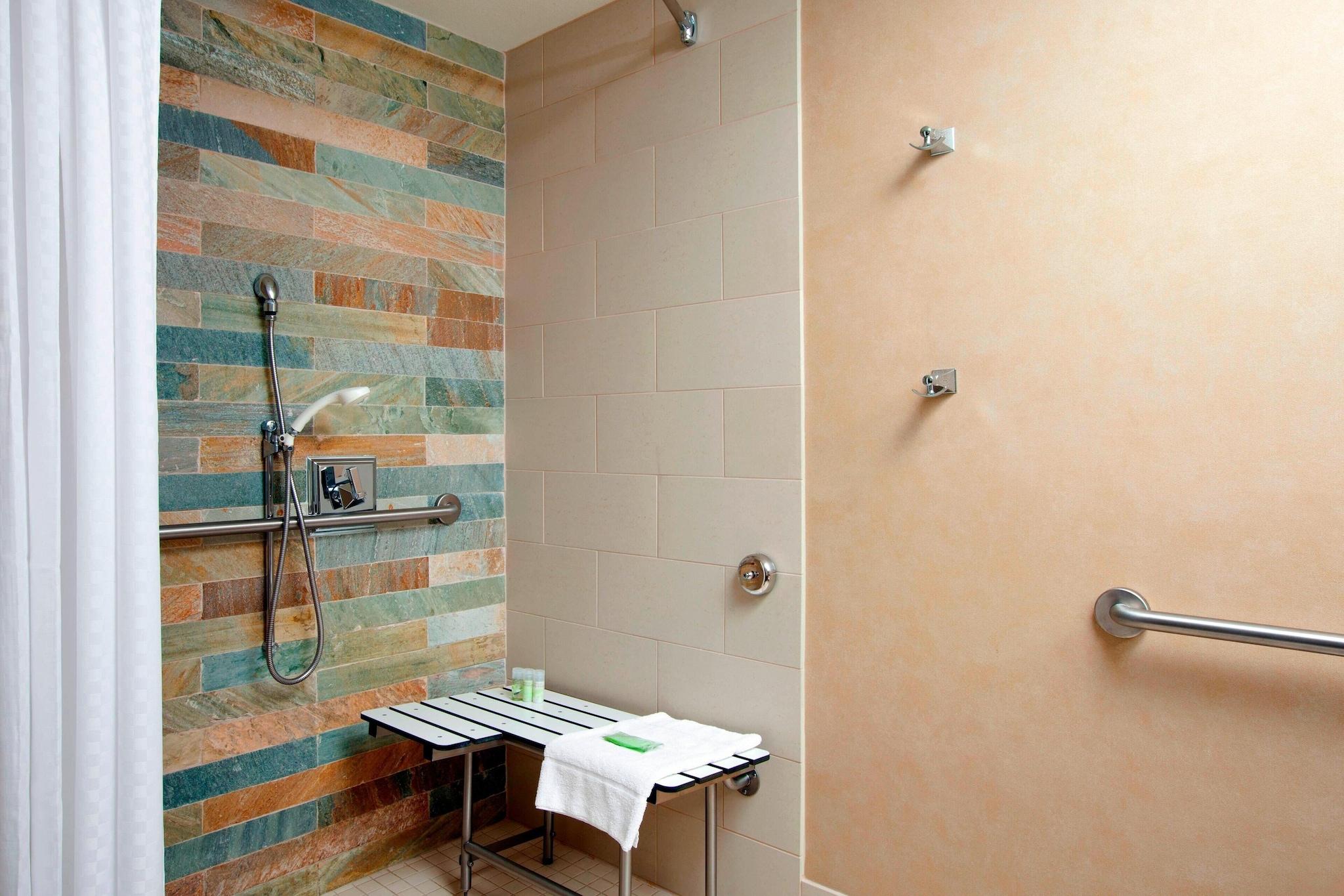 Double Deluxe King Bed