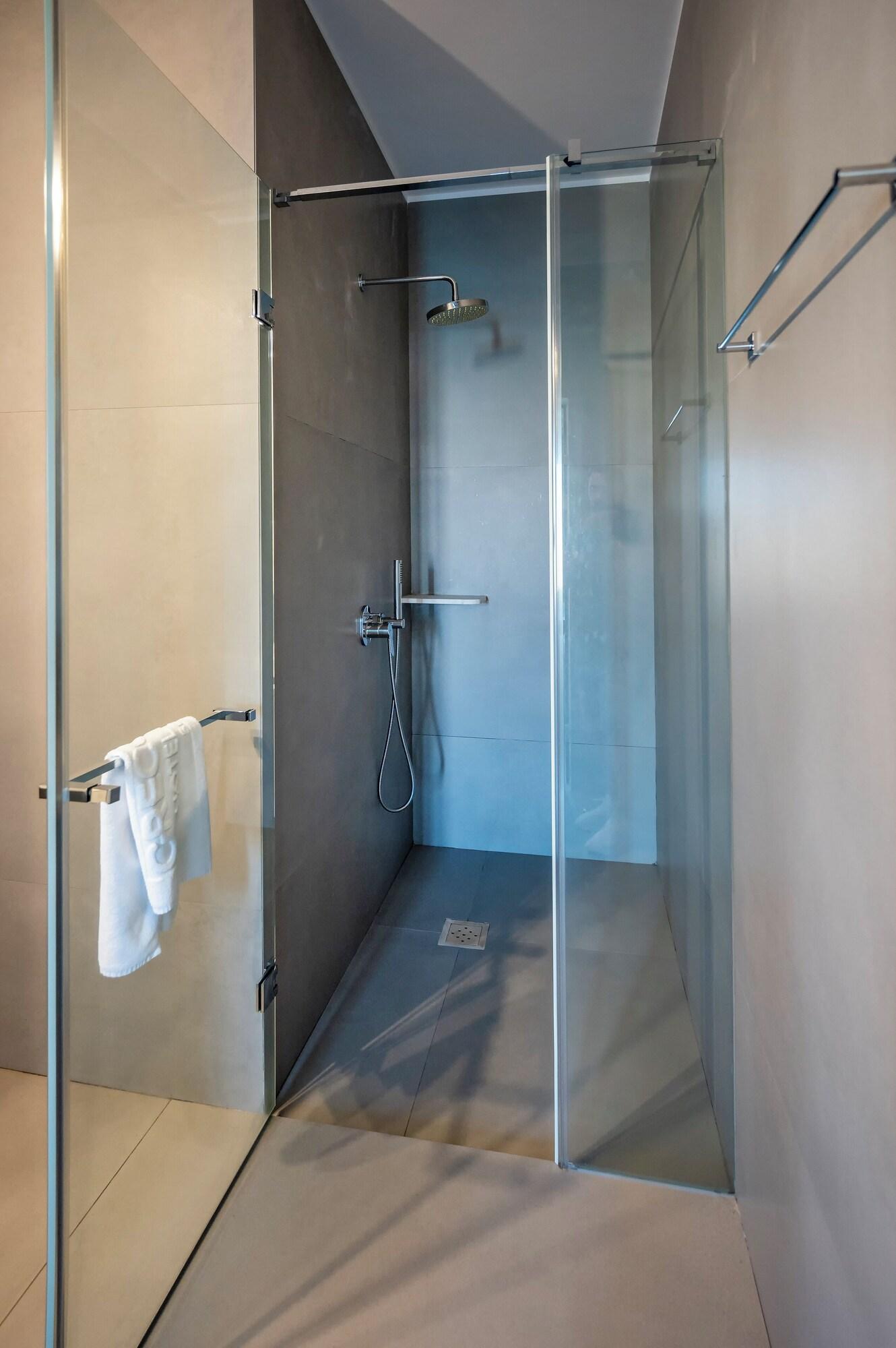 Villa Grand with Views