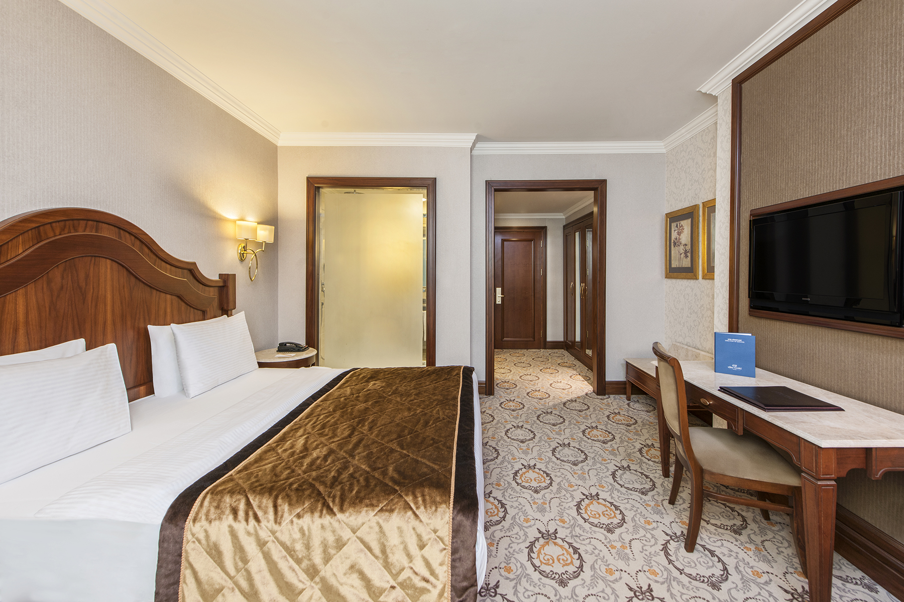 Double Superior Queen Bed