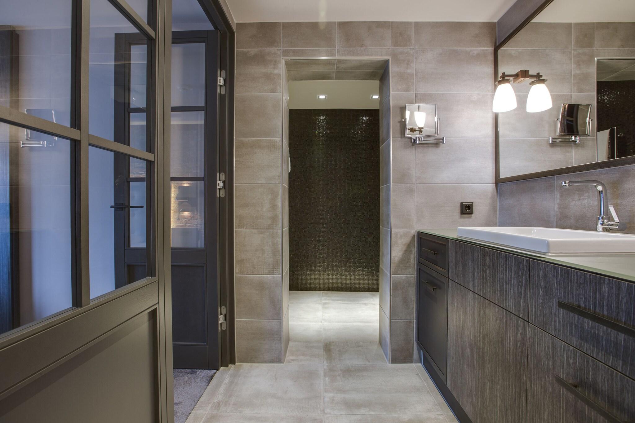 Double Superior King Bed