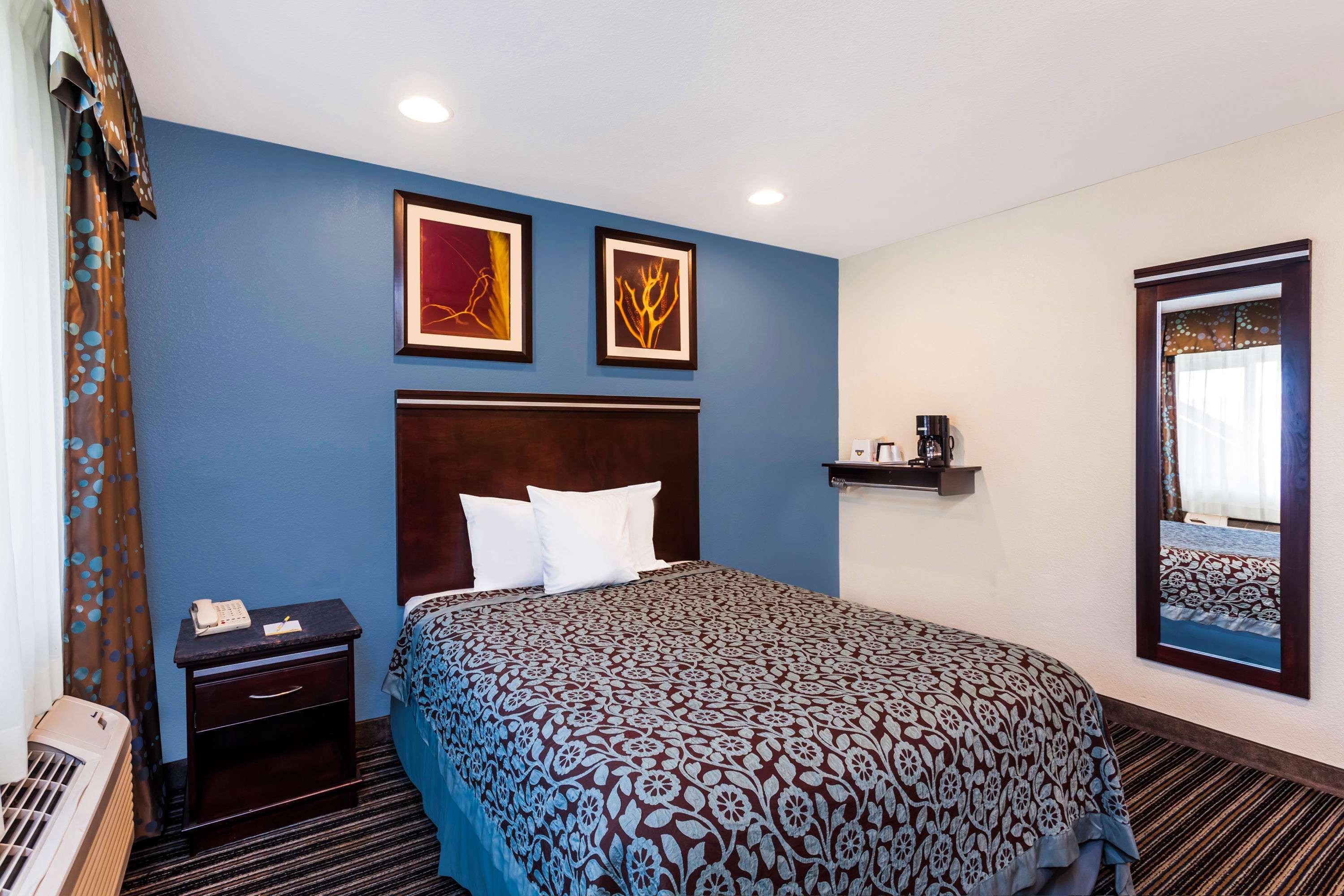 Double Queen Bed Non Smoking