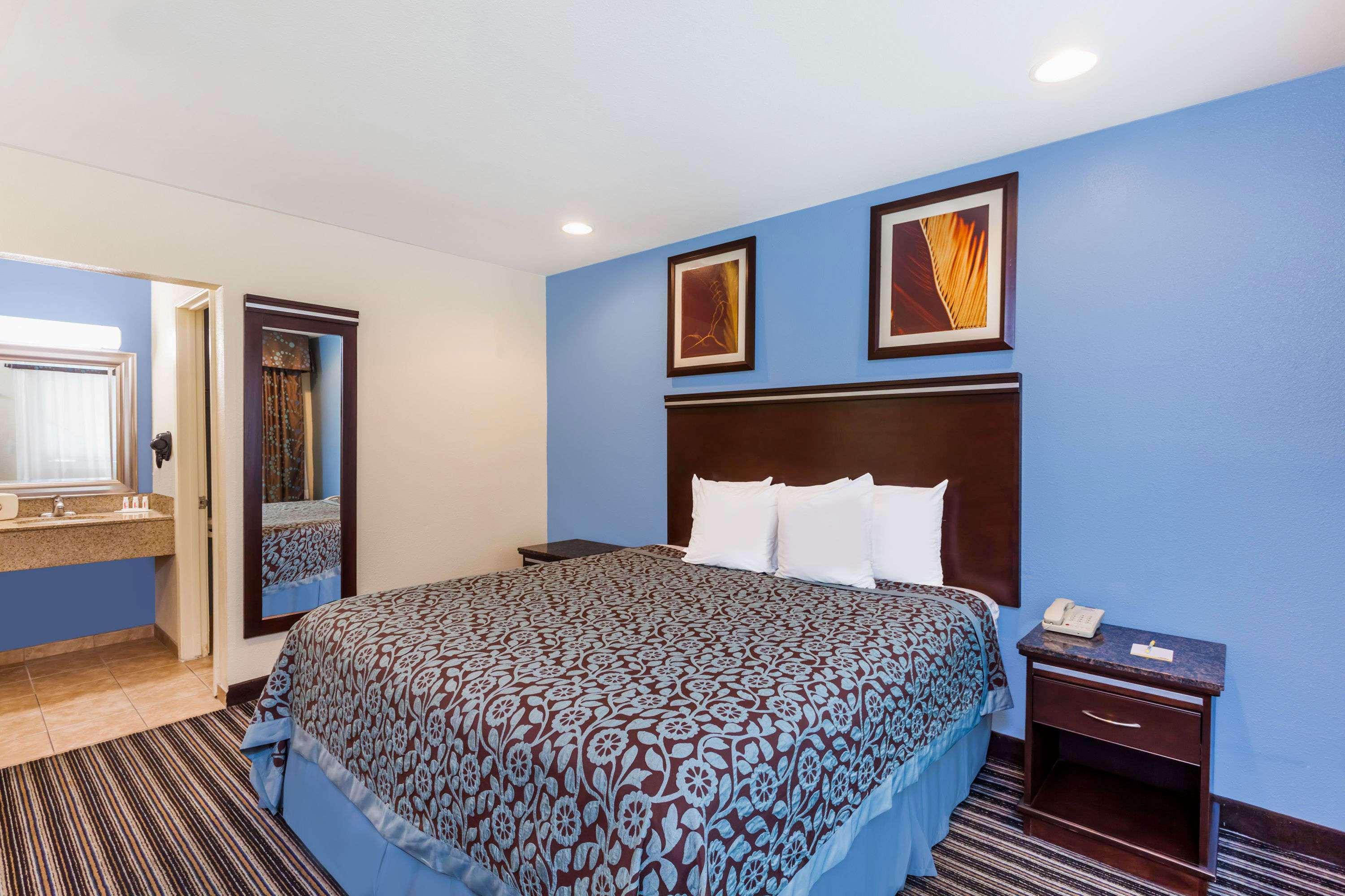 Double King Bed Non Smoking