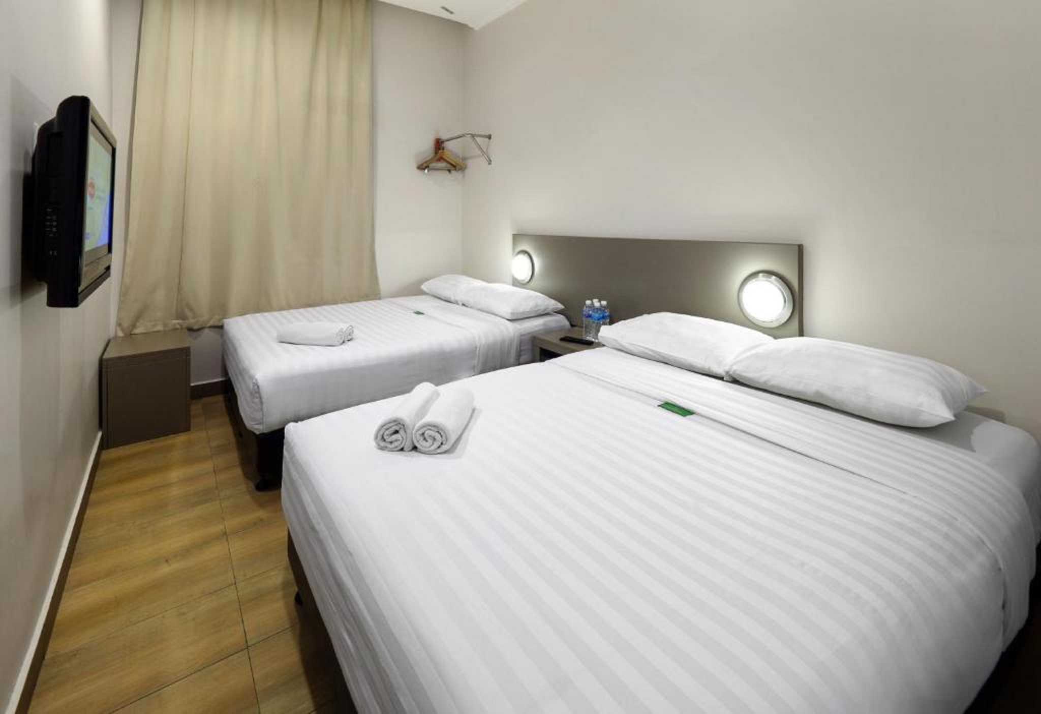 Family Room Capacity 4