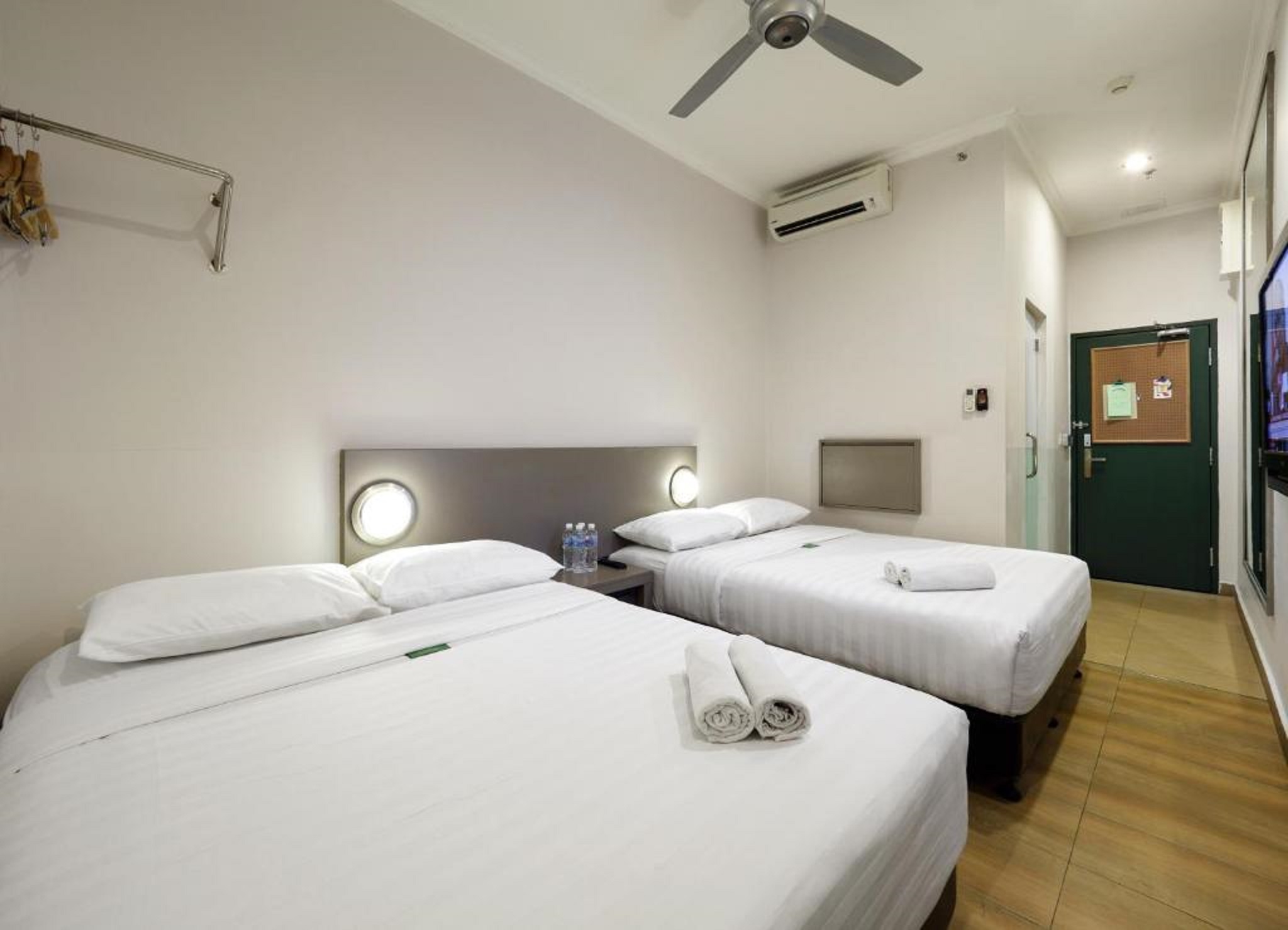 Family Room Capacity 4