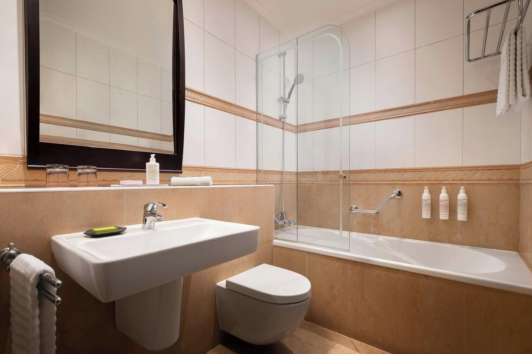 Quadruple Superior City View