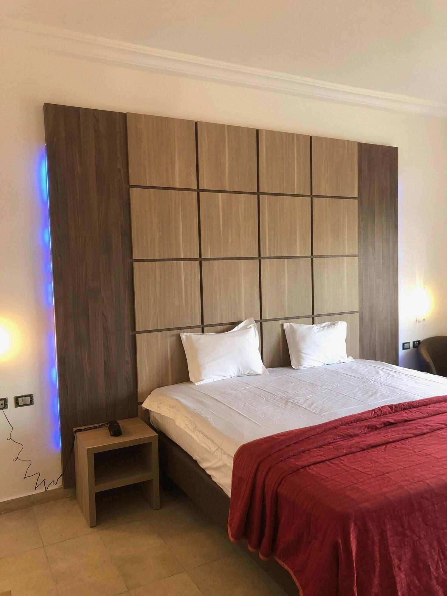 Double Deluxe Queen Bed