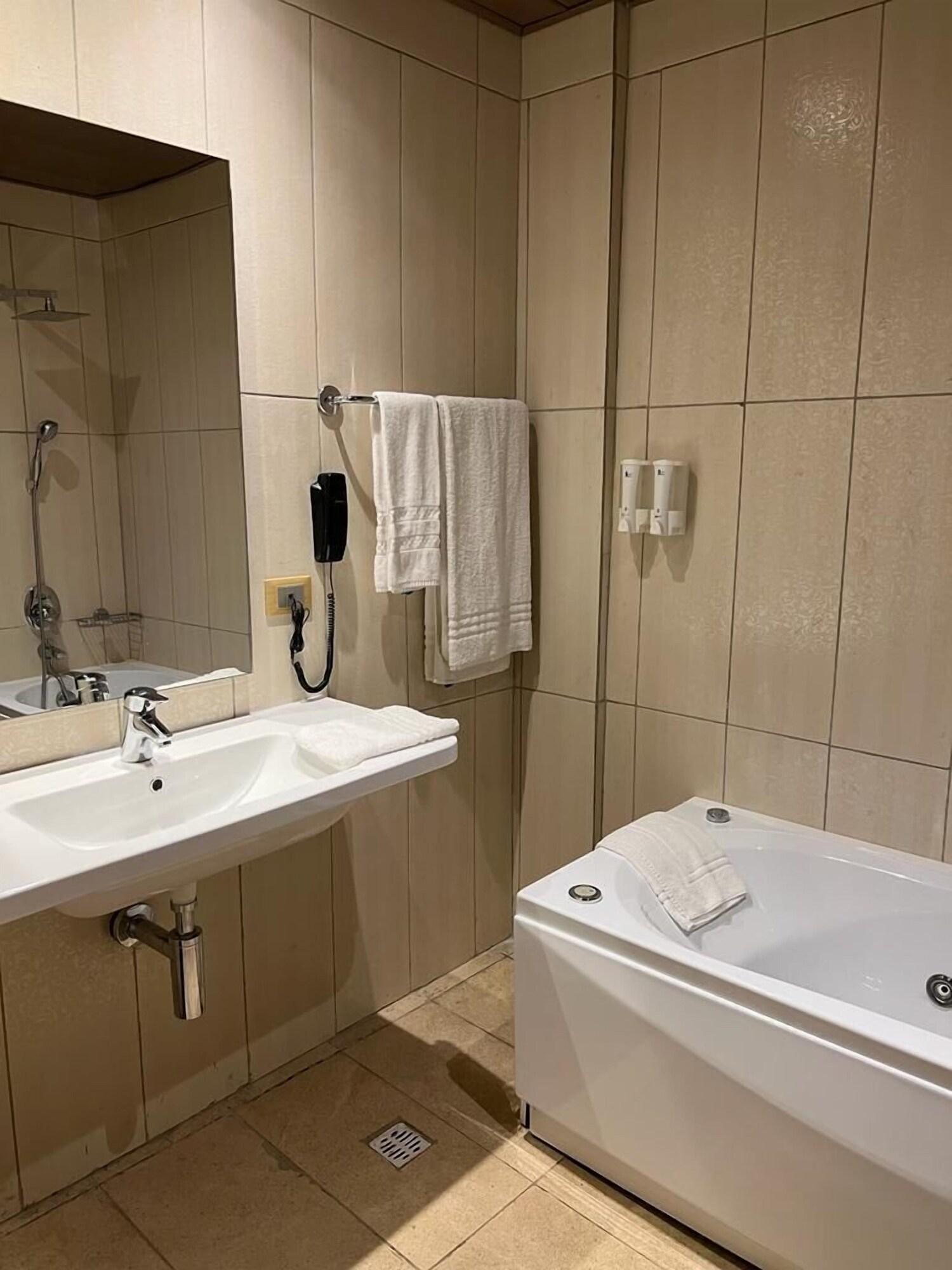 Studio King Size Bed