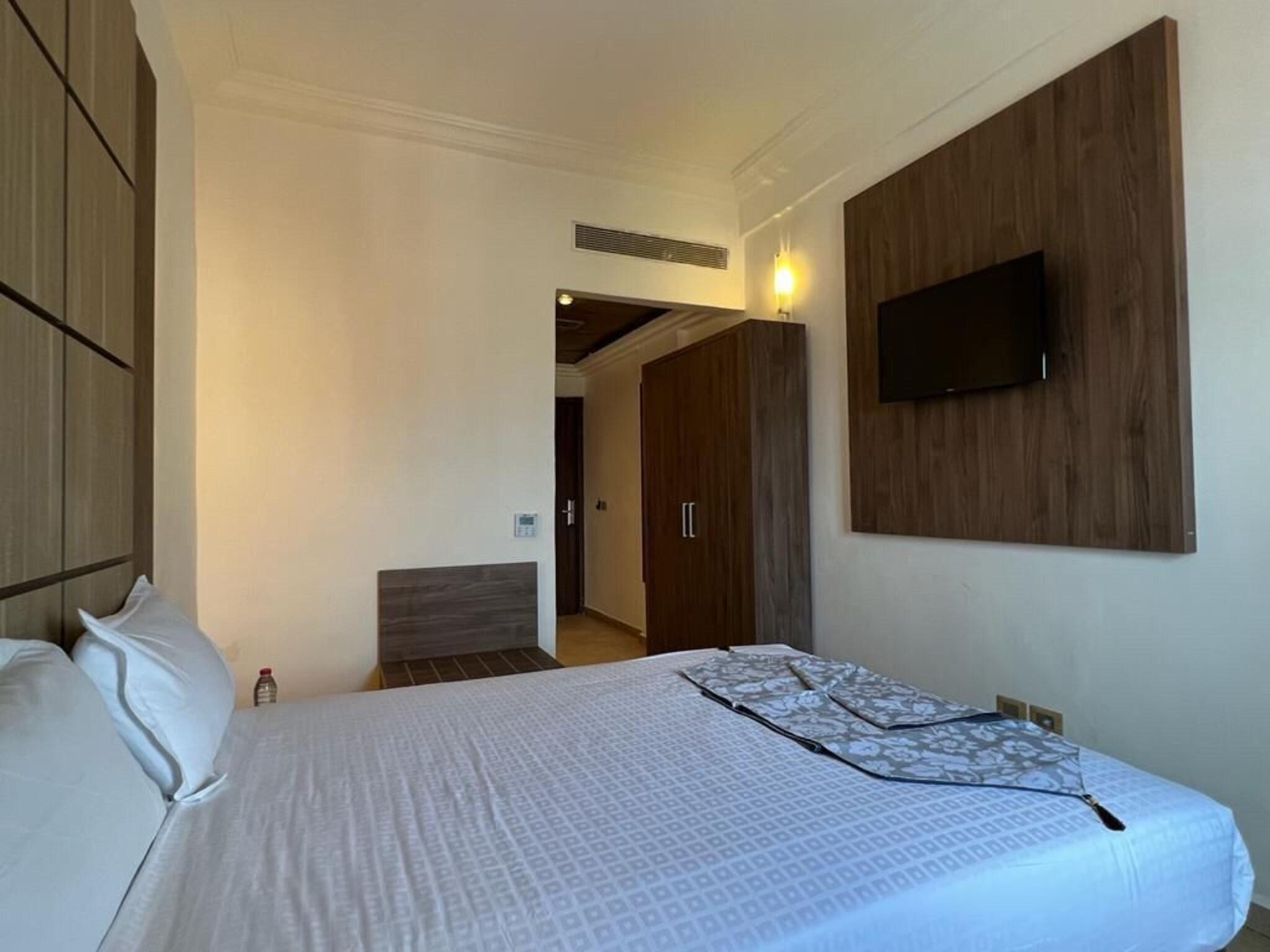 Double Queen Size Bed