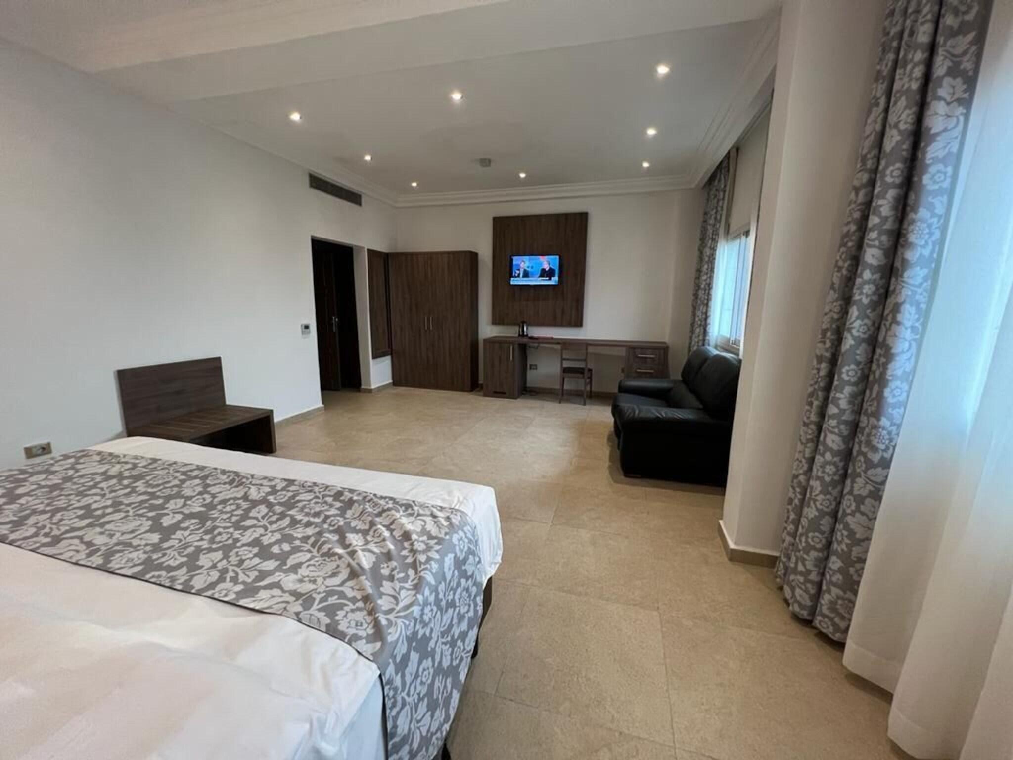 Double Queen Size Bed