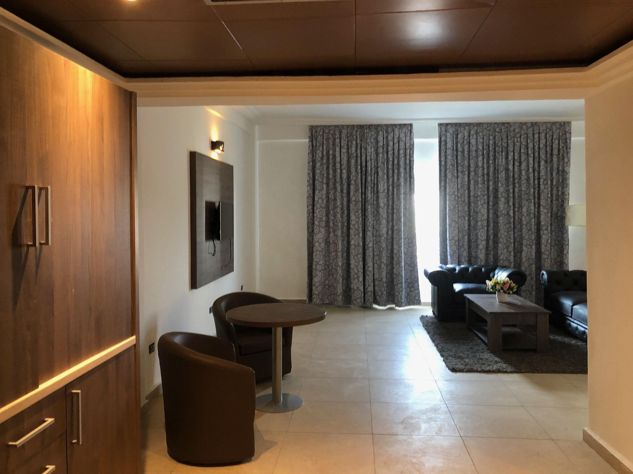 Studio King Size Bed