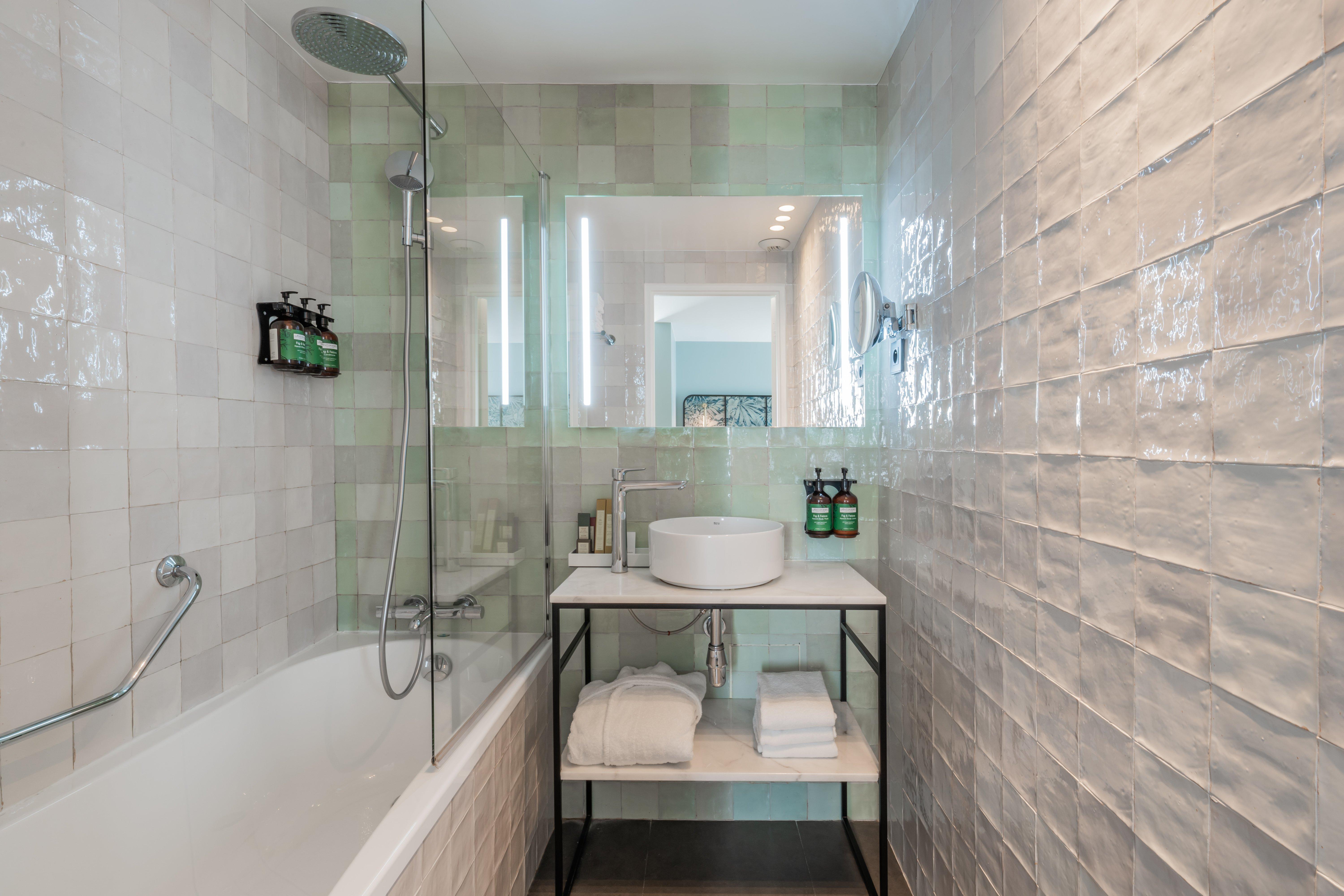 Double City View King Bed