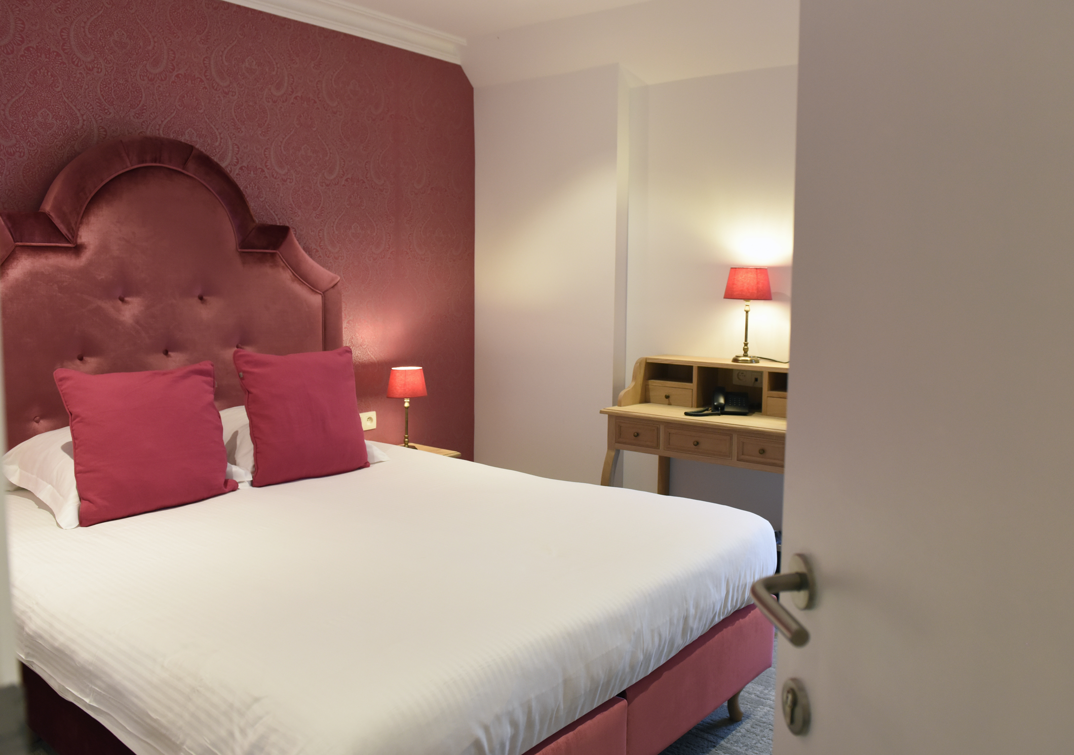 Double Classic Double Bed