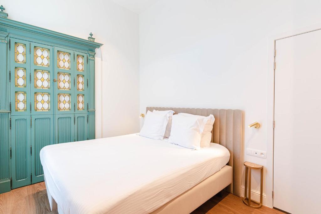 Double Deluxe One Bed