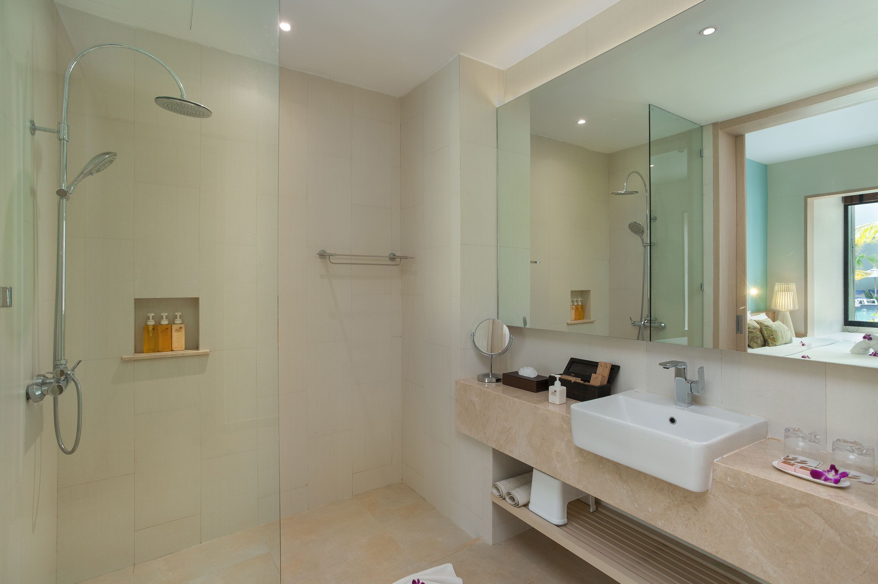 Double or Twin Deluxe with Jacuzzi