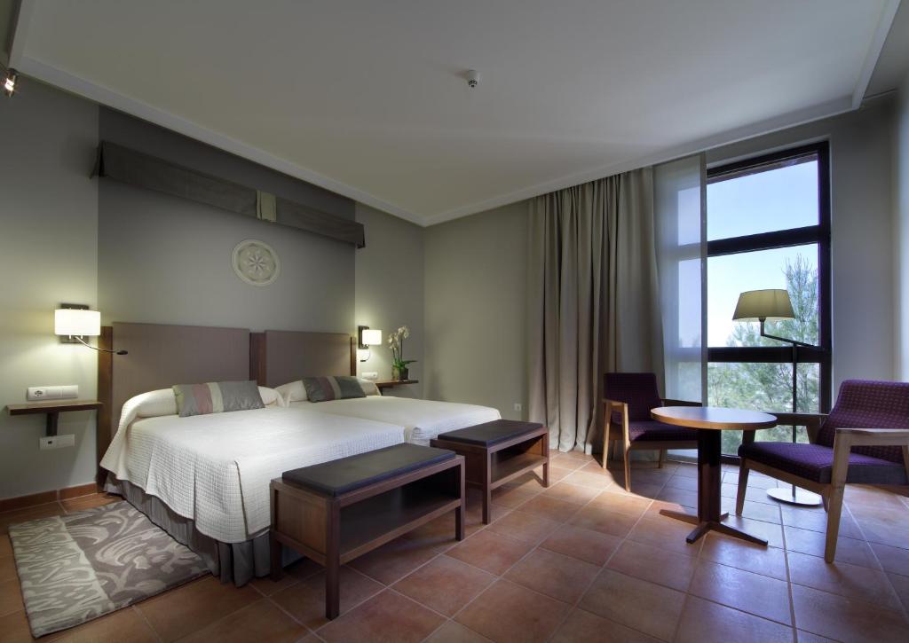 Double or Twin Standard