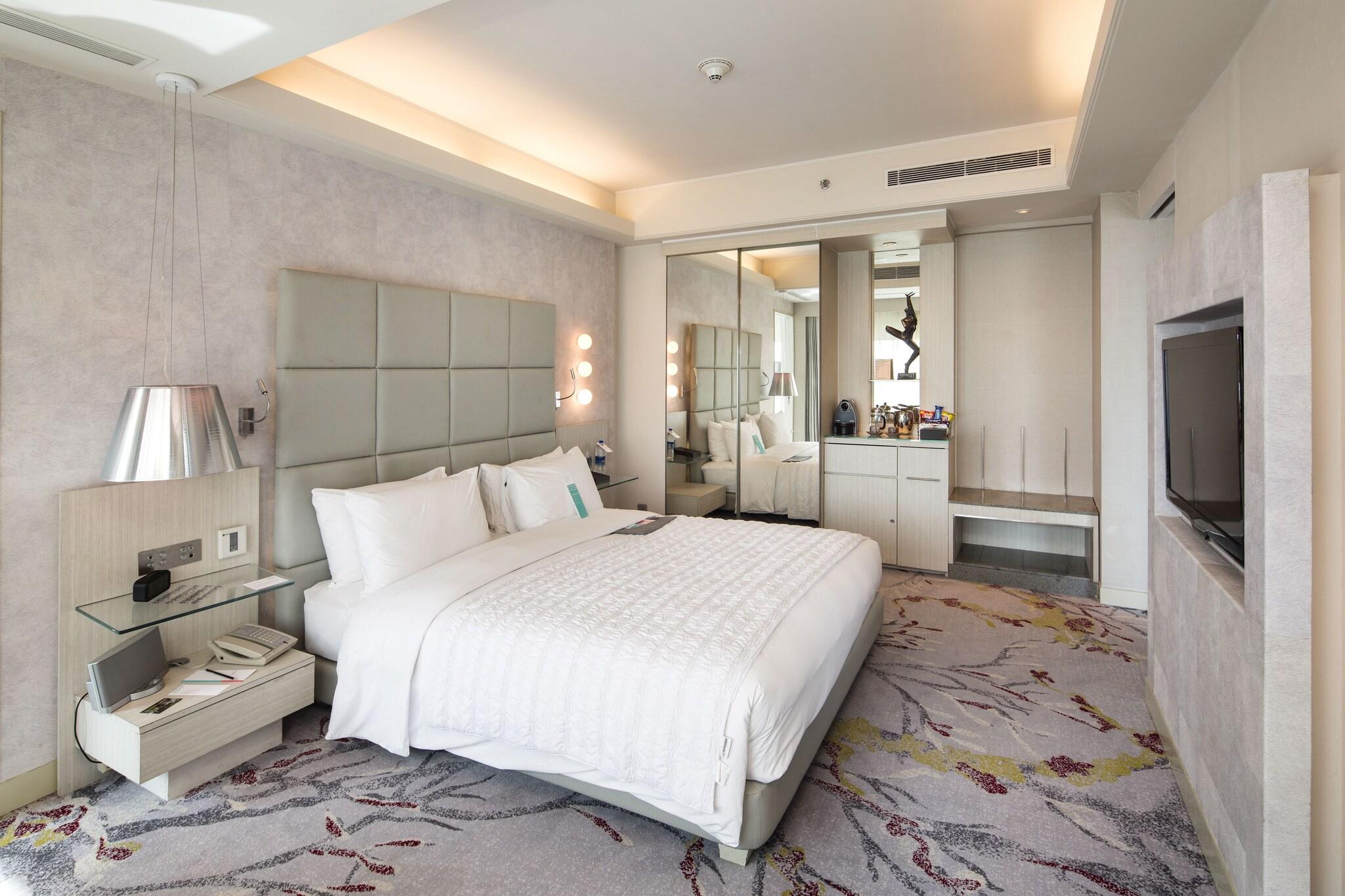Double Executive King Bed