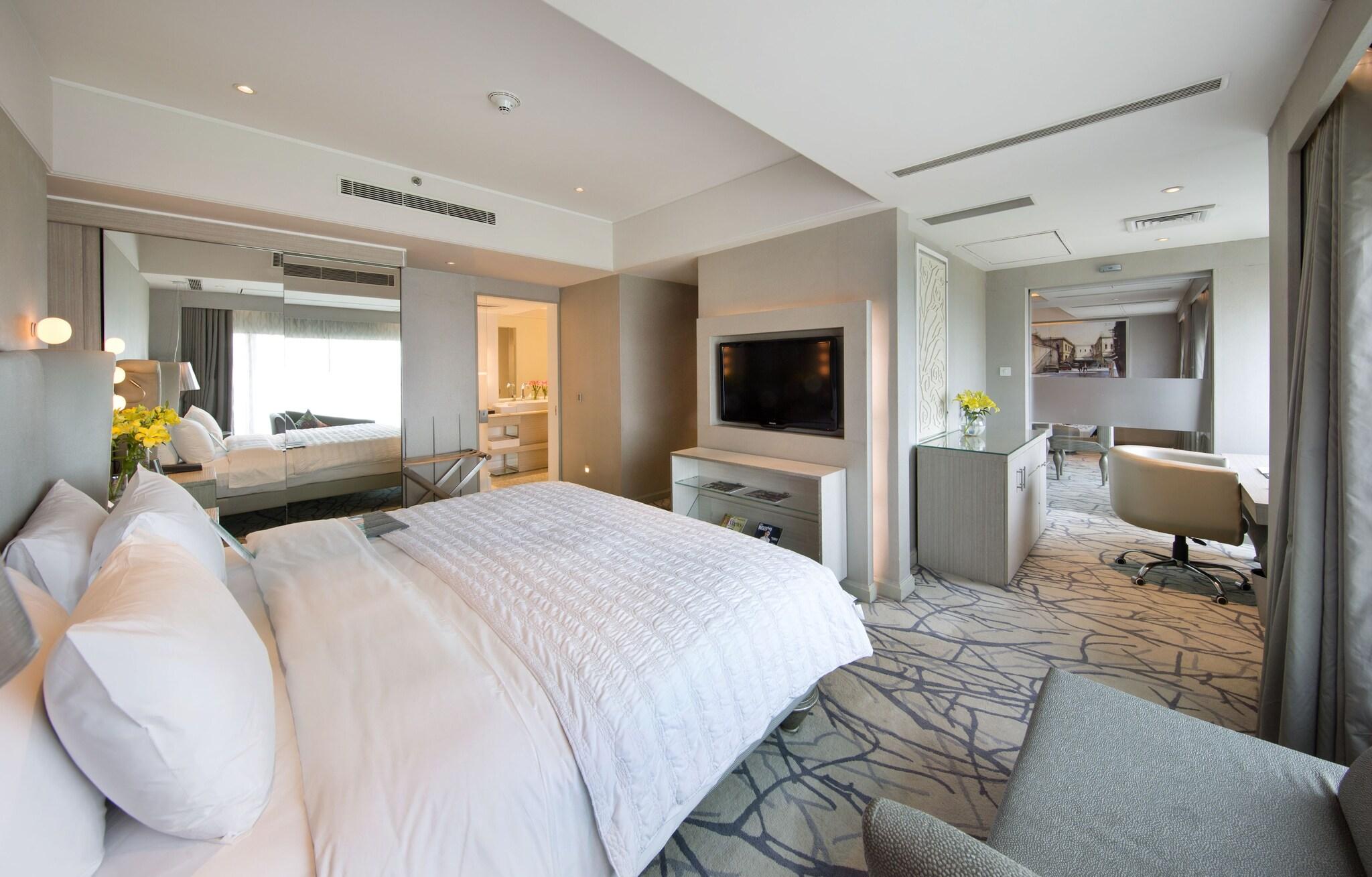 Double King Size Bed