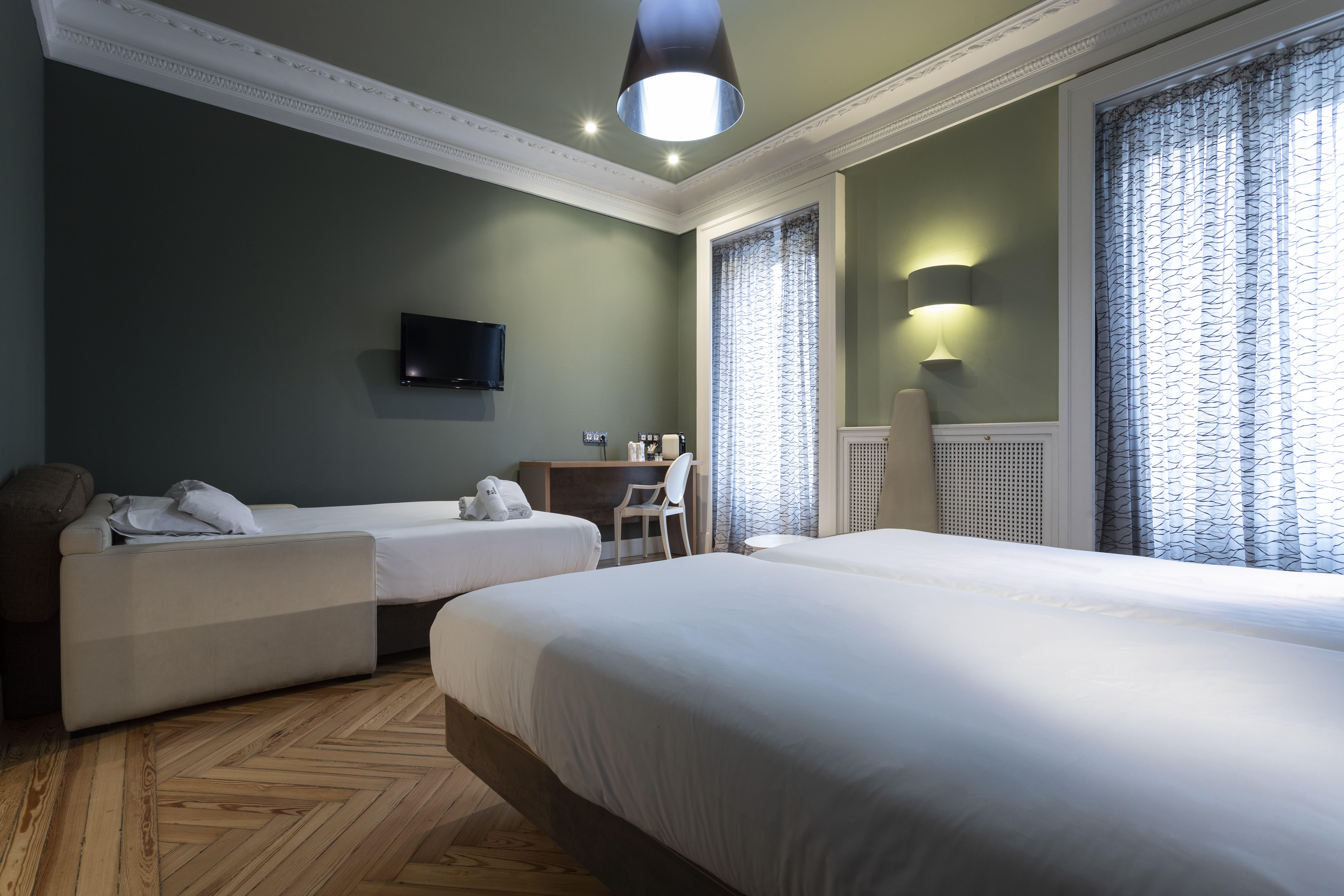 Double Capacity 4 One Bedroom