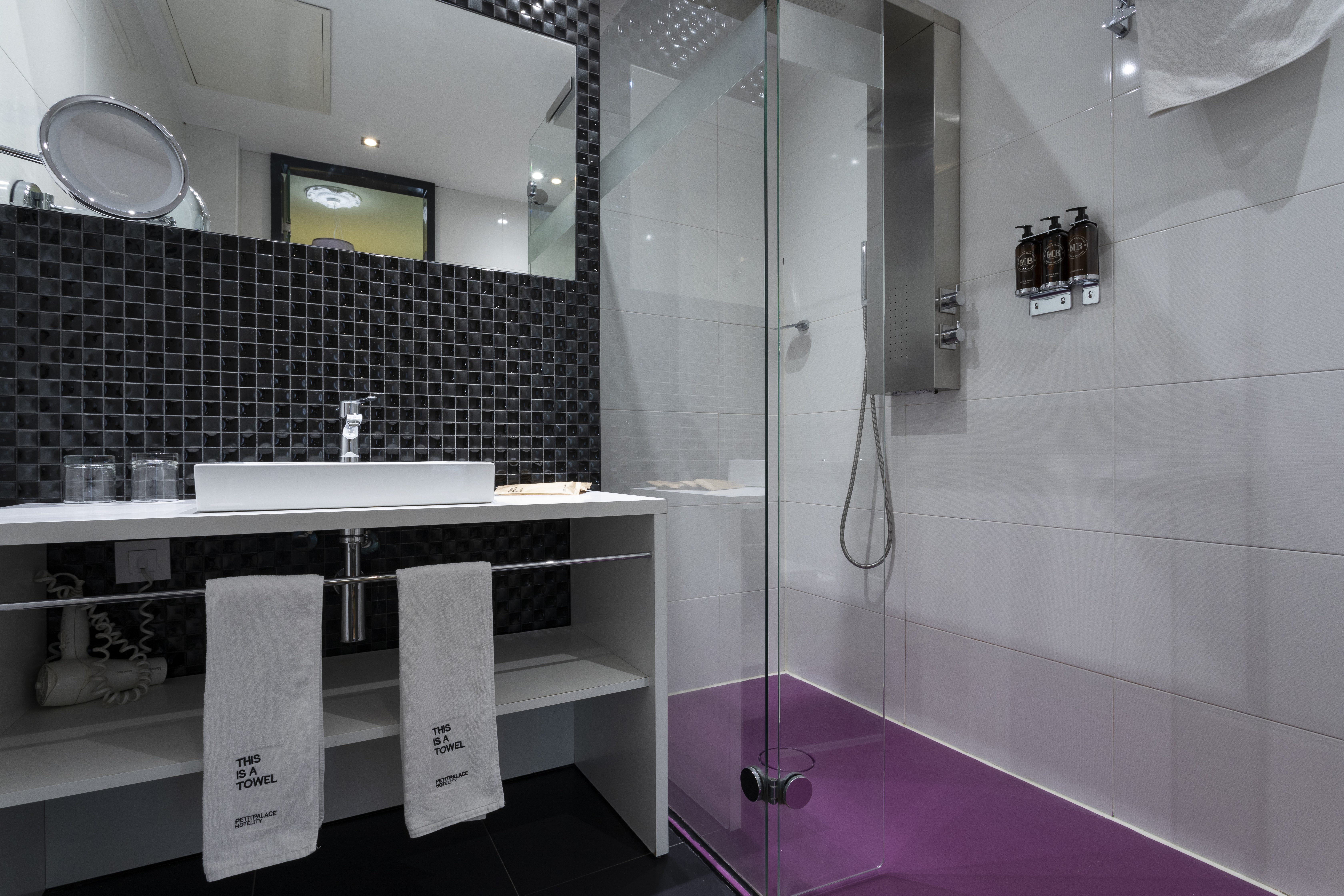 Double Capacity 4 One Bedroom