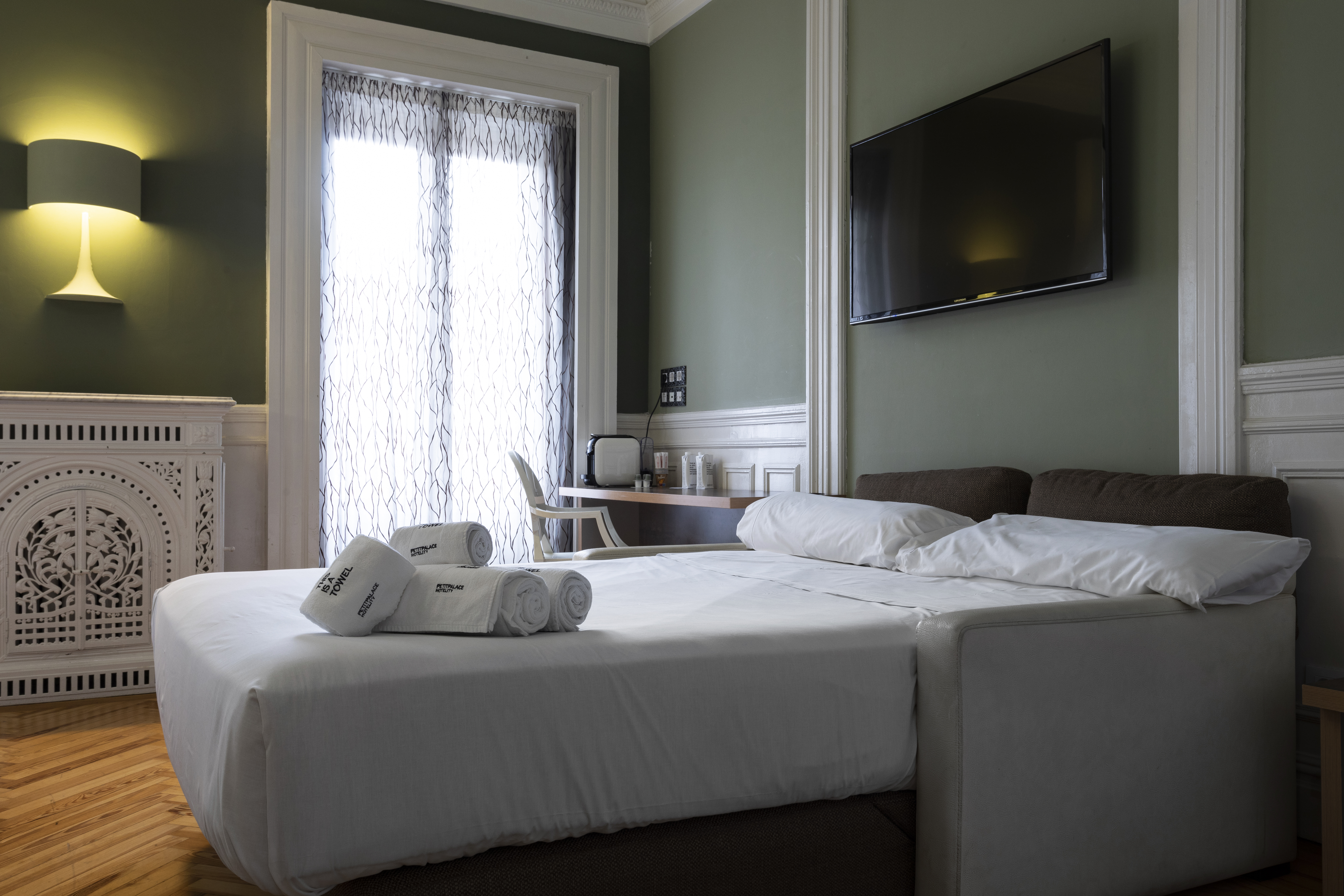 Double Capacity 4 One Bedroom