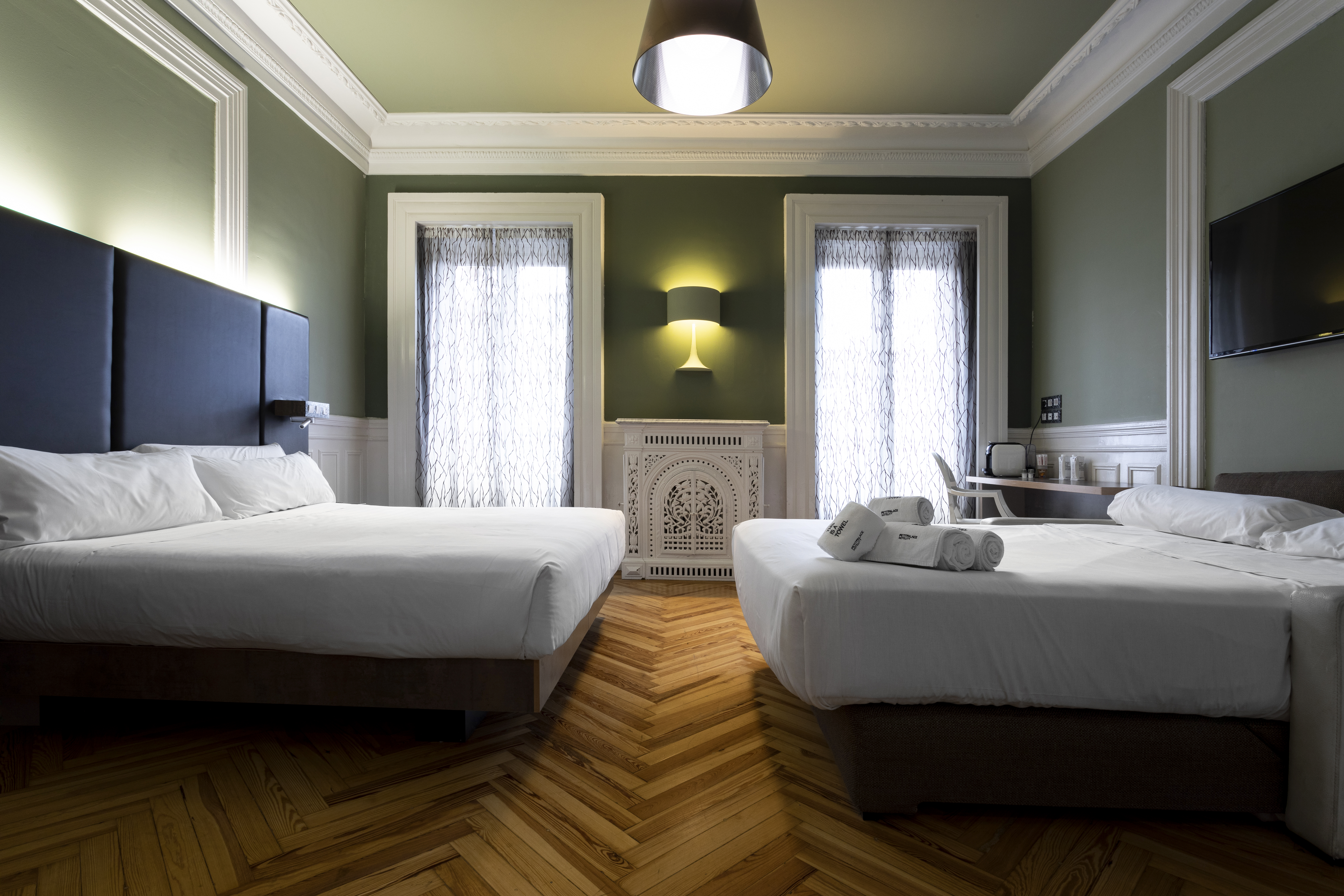 Double Capacity 4 One Bedroom