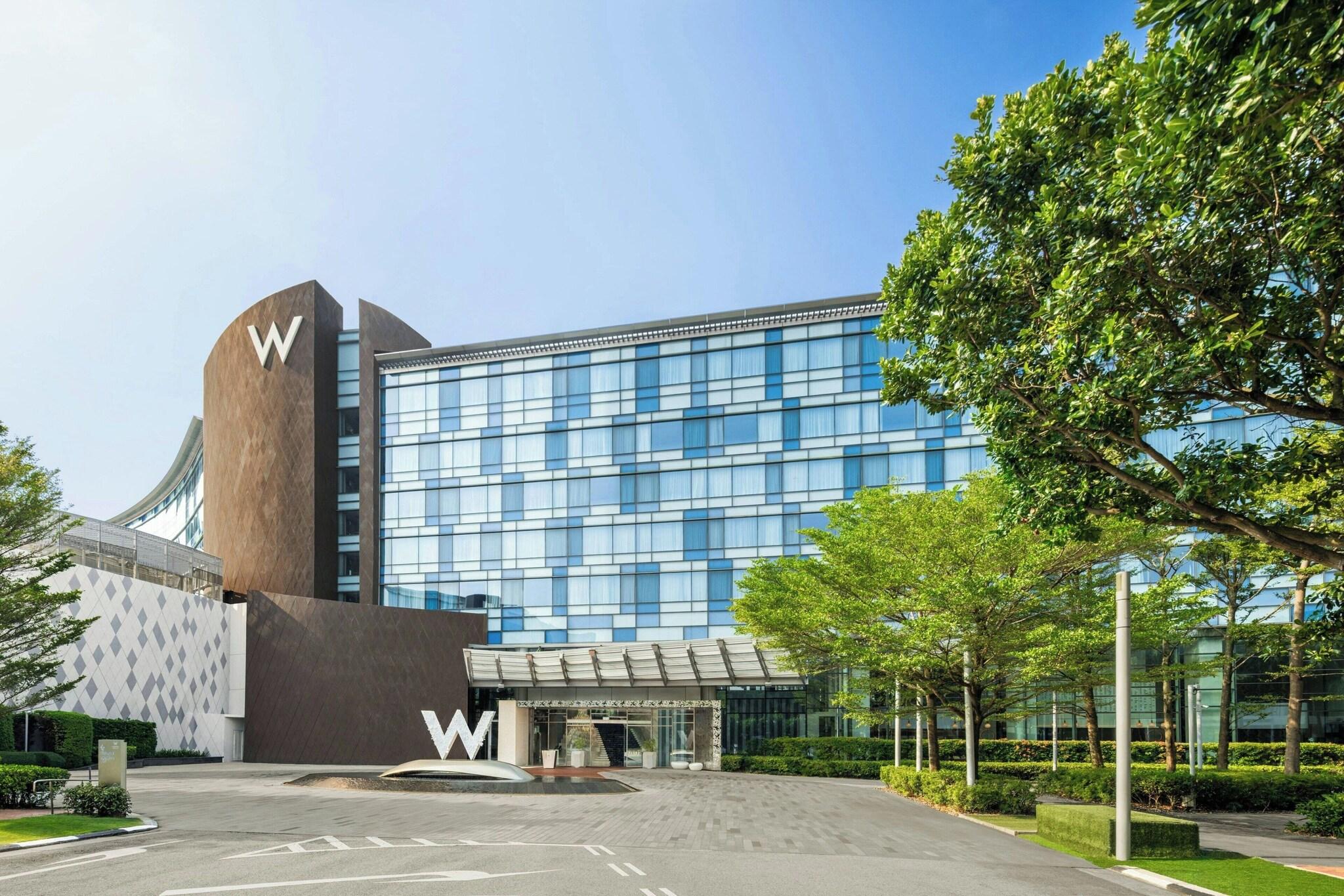 Quadruple Deluxe with Views