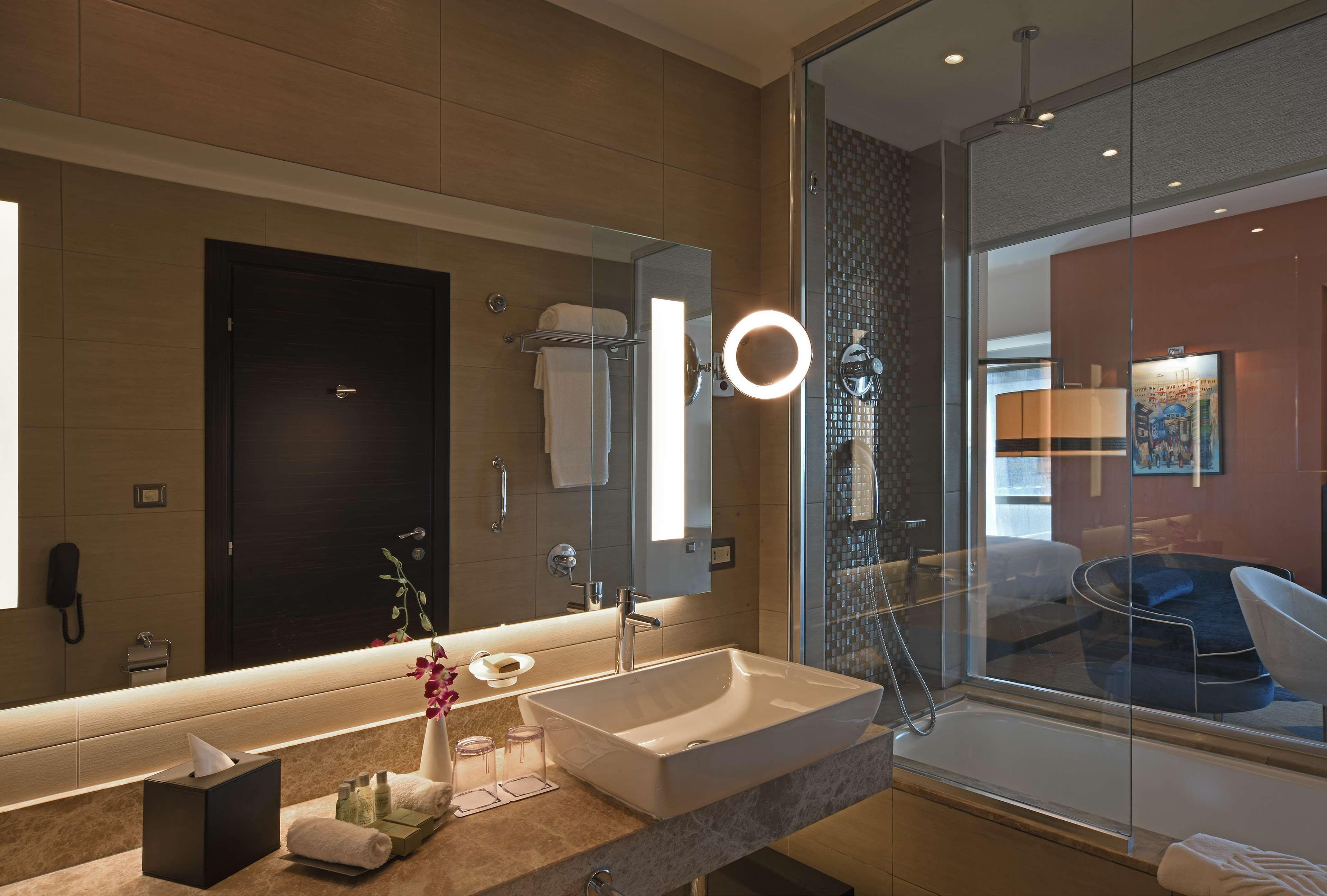 Junior Suite King Size Bed